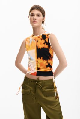 Women's T-shirt arty flowers