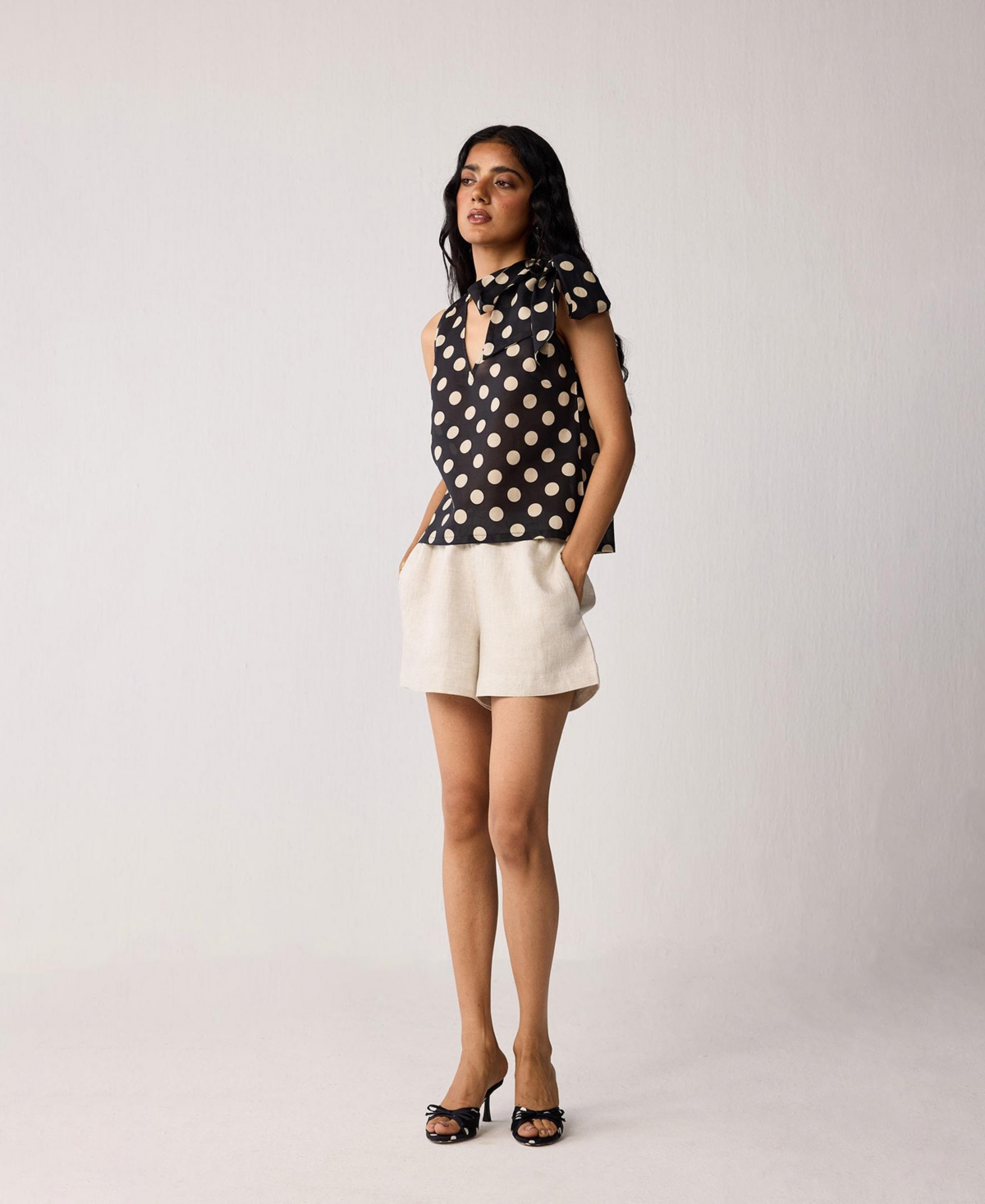 Reistor Women's Regular V-Neck Polka Dot Top with Bow Detail