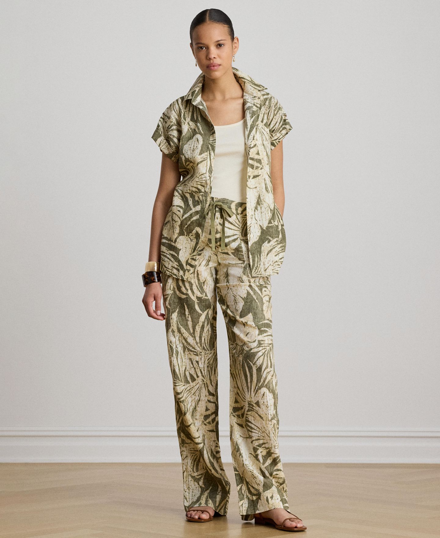 Женские брюки Lauren Ralph Lauren Mid-Rise Palm-Frond-Print Wide-Leg, цвет: Оливковый разноцветный — фото 1
