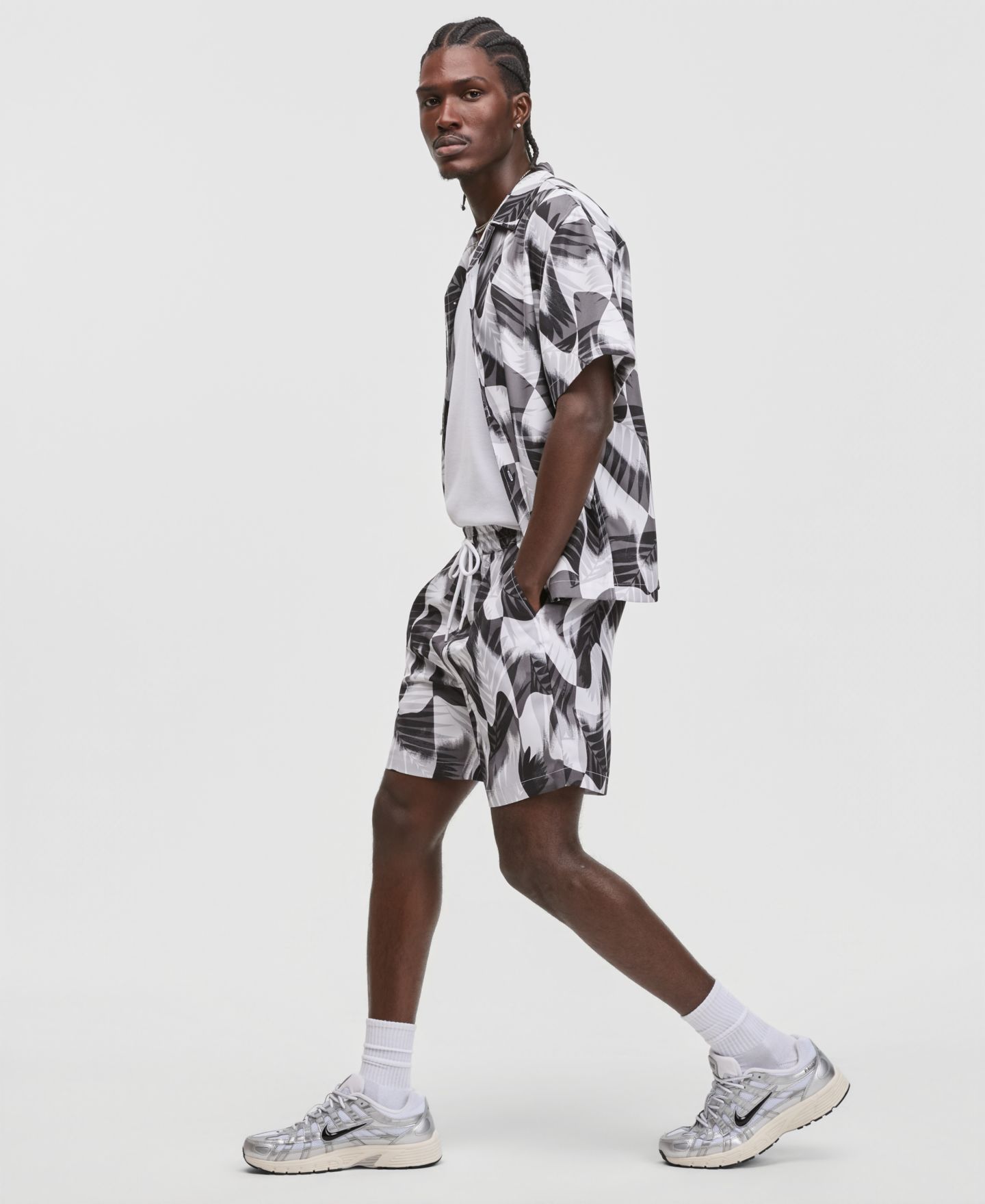 Мужские шорты Mode of One Groove Palm Drawstring 6.5" Shorts, цвет: Белый — фото 2