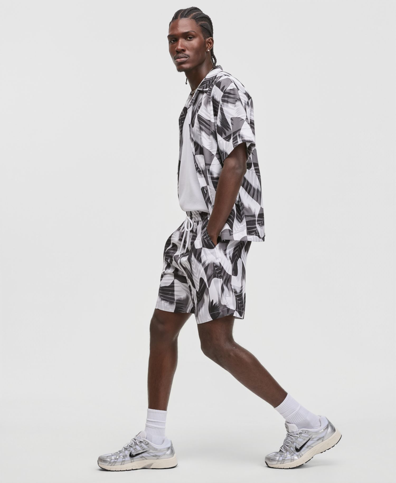 Men's Groove Palm Drawstring 6.5" Shorts