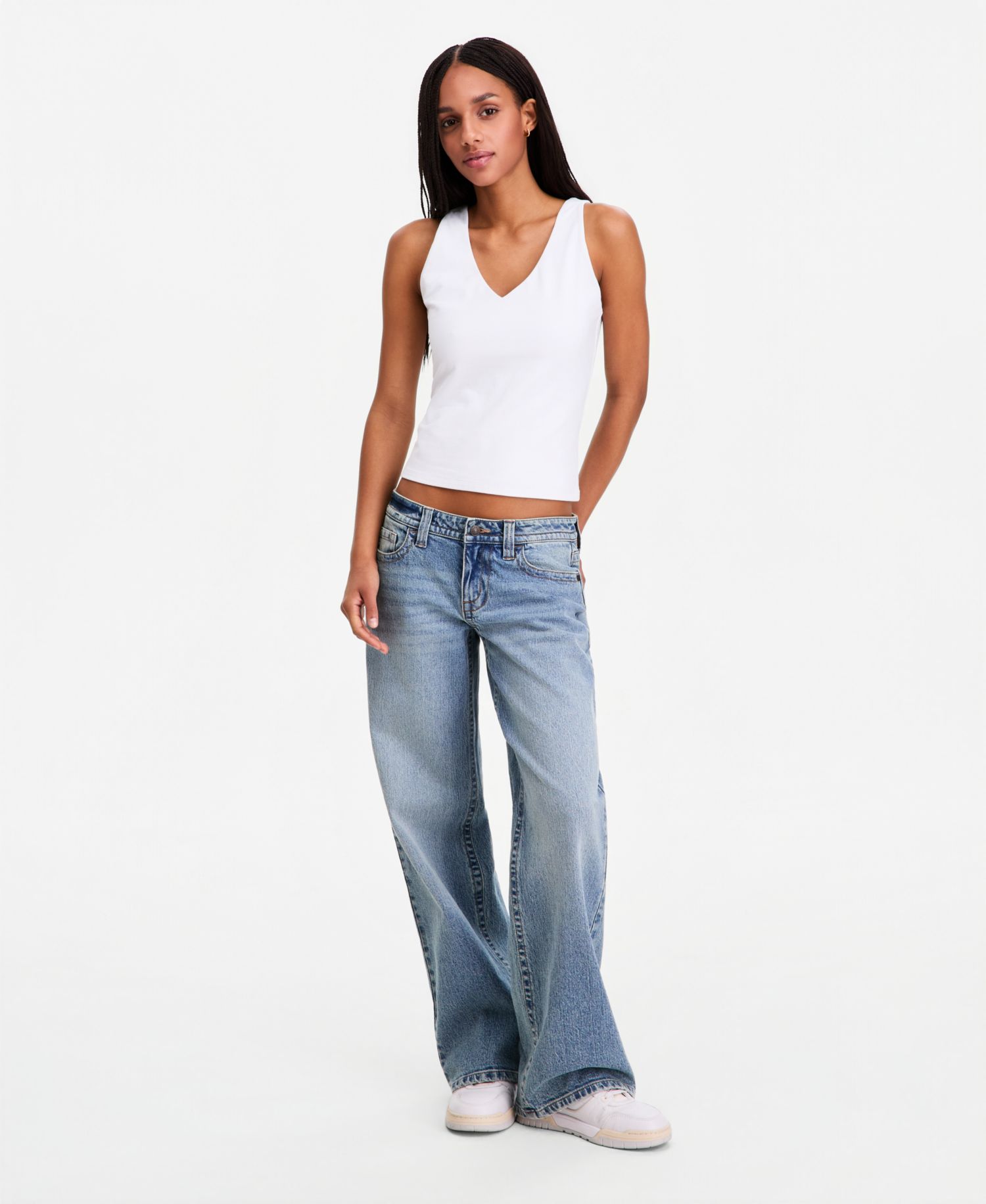 Juniors' Low Rise V-Waist Baggy Embroidered Straight Leg Jean