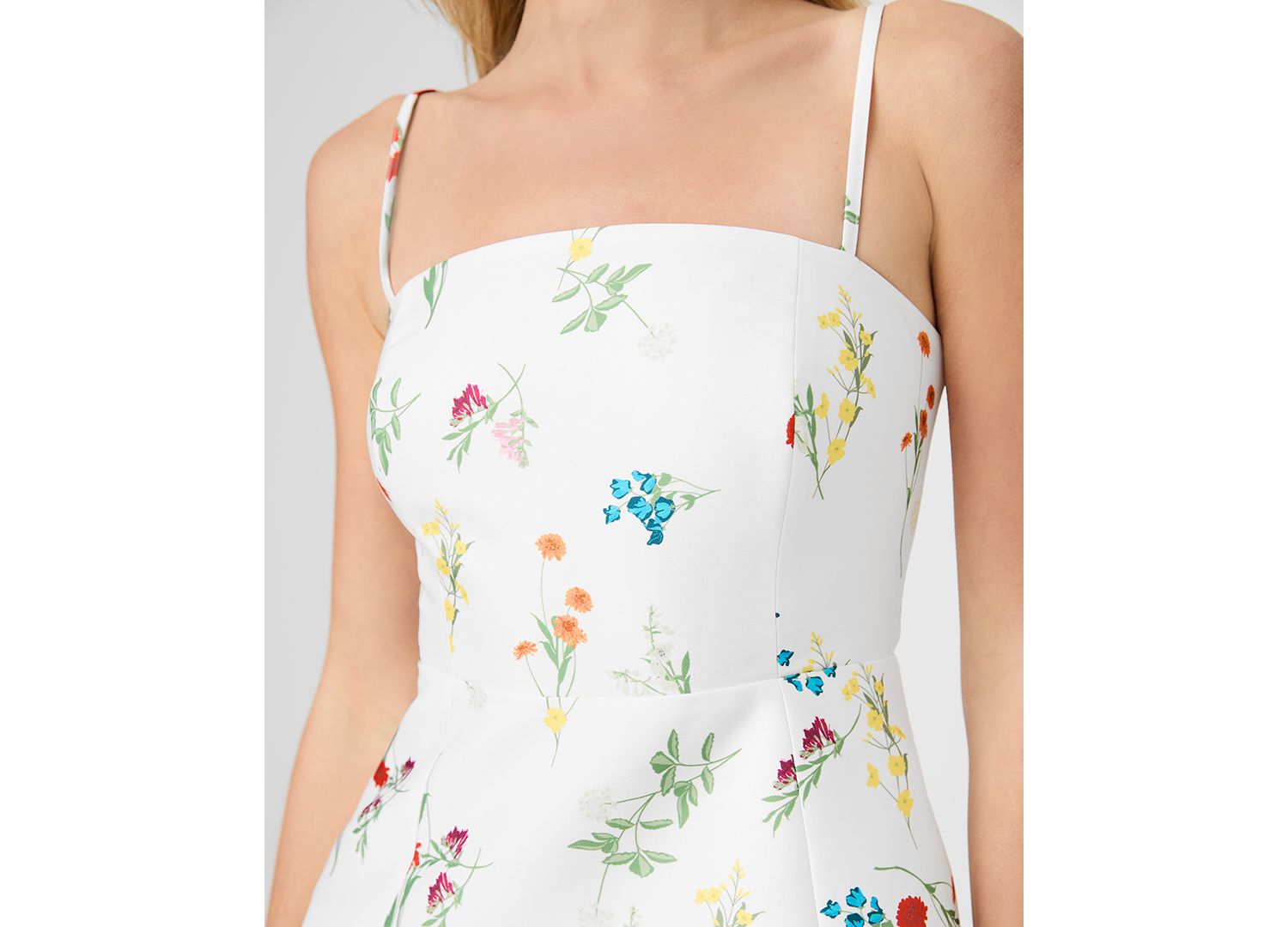 Women's Sleeveless Straight Neck Top