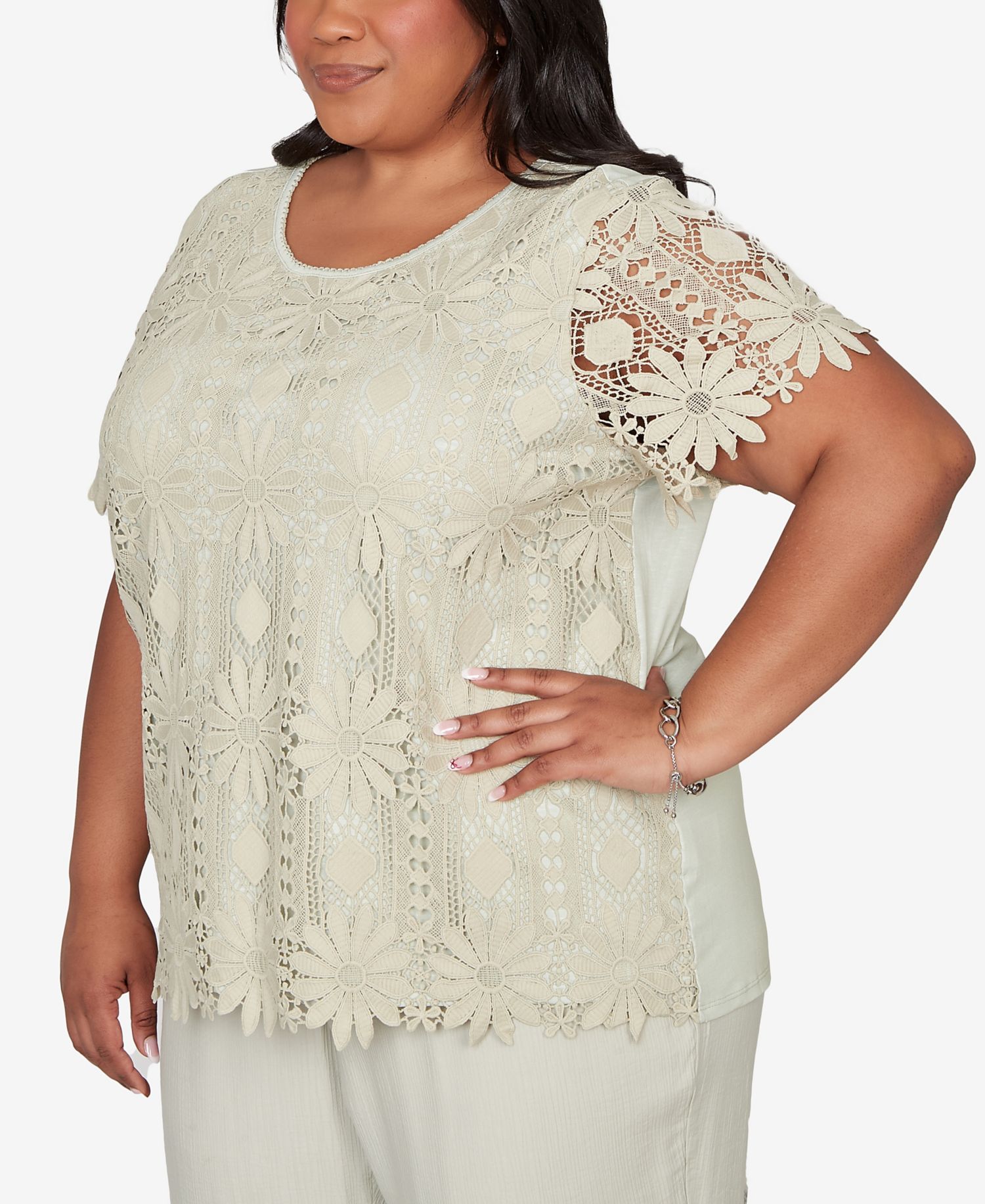 Plus Size Vintage Charm Floral Lace Short-Sleeve T-Shirt
