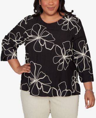 Plus Size Detail Driven Flower Soutache Three Quarter-Sleeve Top