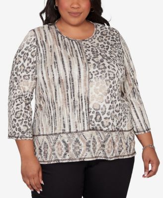 Plus Size Detail Driven Spliced Aztec Animal Skin Crewneck Top