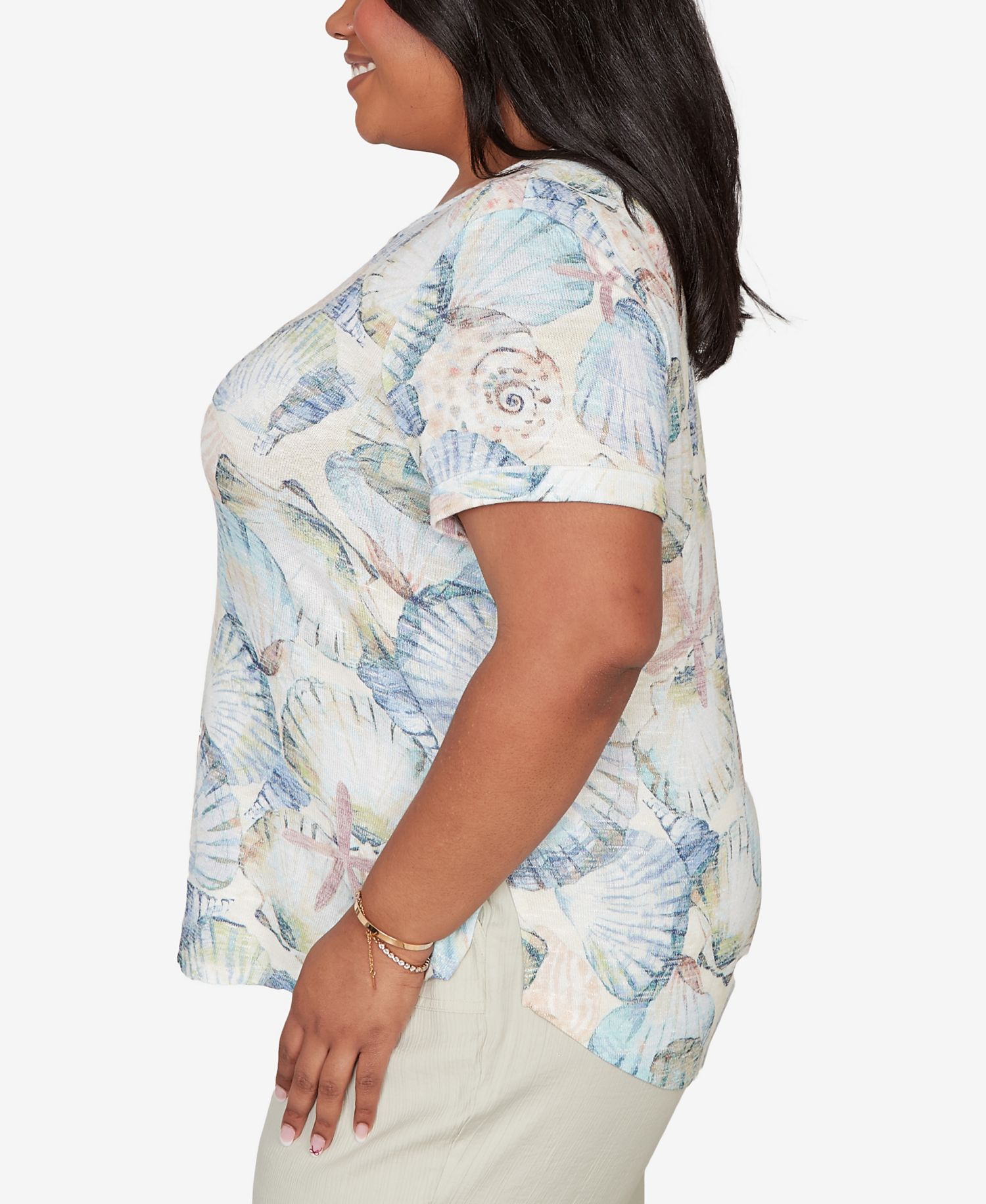 Plus Size Vintage Charm Seashells Embellished Solid T-Shirt
