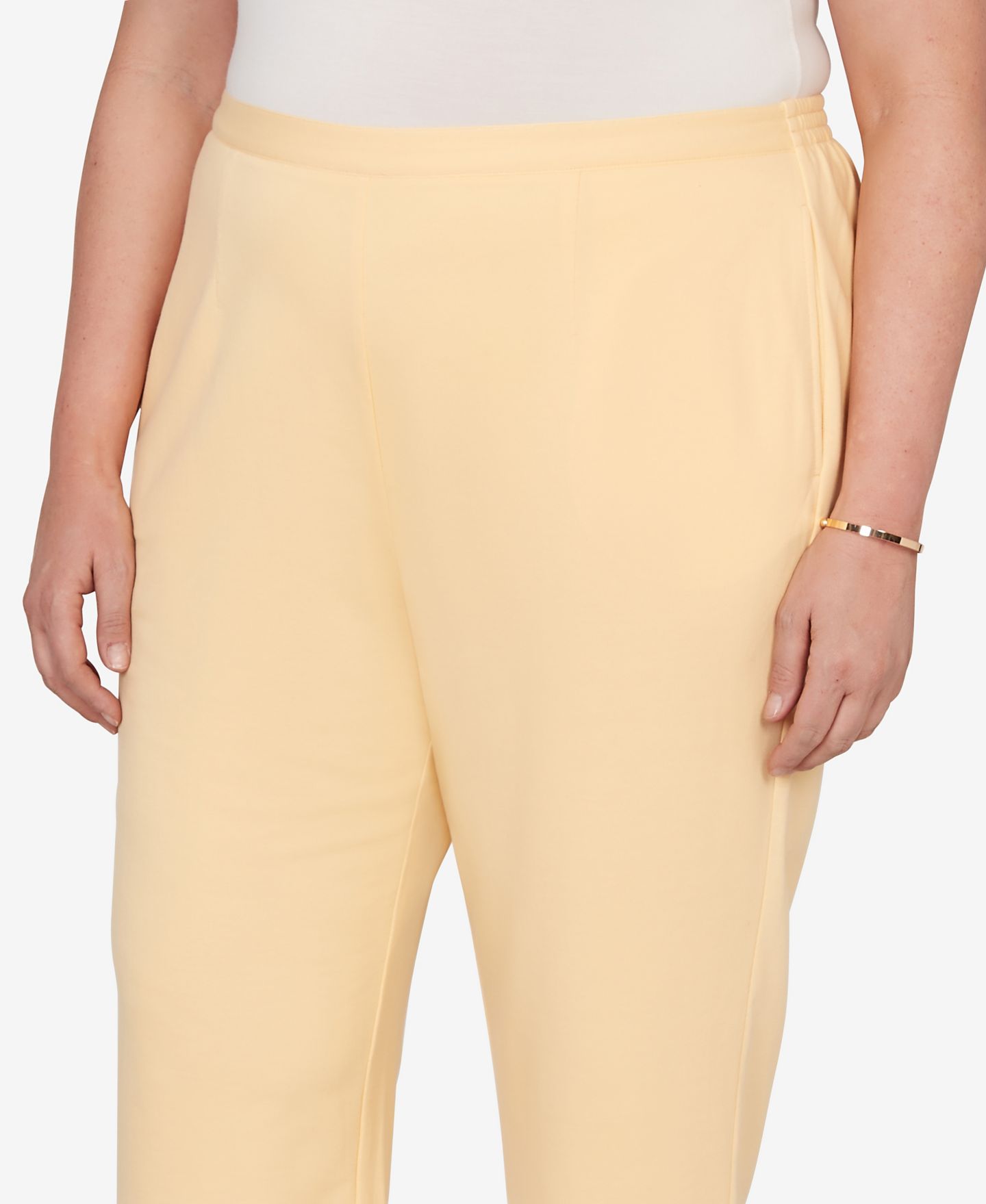 Женские брюки Alfred Dunner Plus Size Classic Everyday French Terry Flat Front Capri, цвет: Buttercup — фото 5