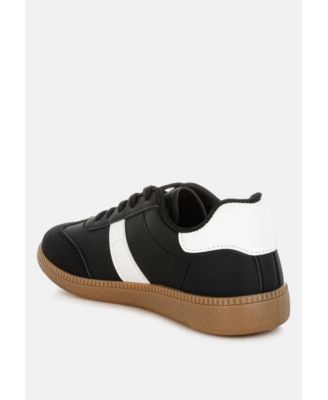 Womens Crossover Classic Lace-Up Flatform Sneaker