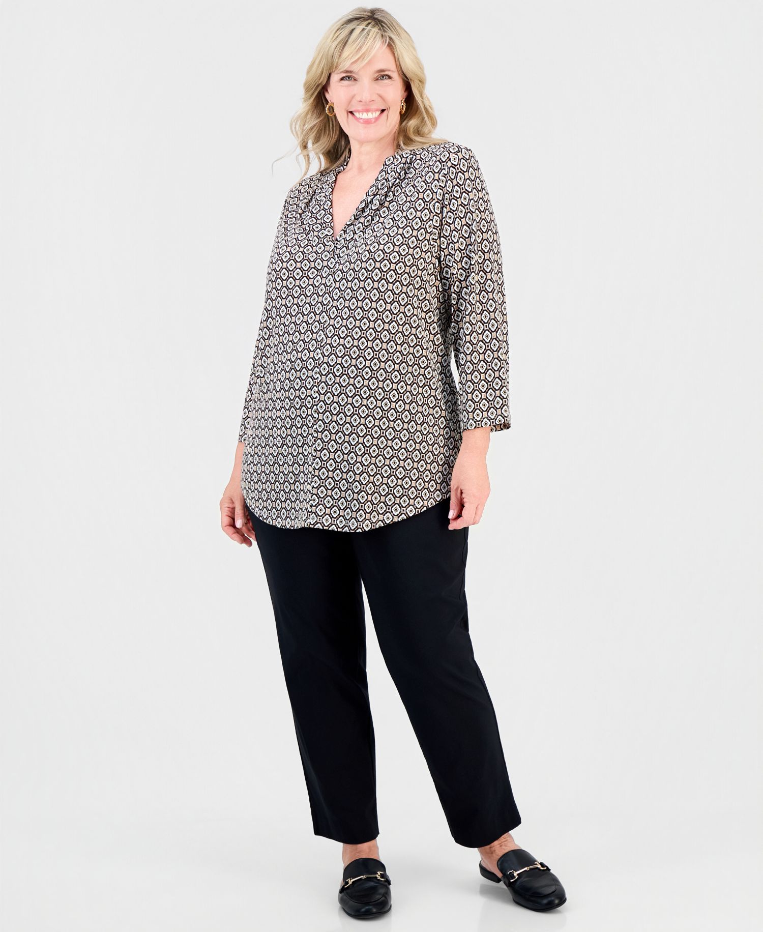 Plus Size Bazaar V-Neck 3/4-Sleeve Top
