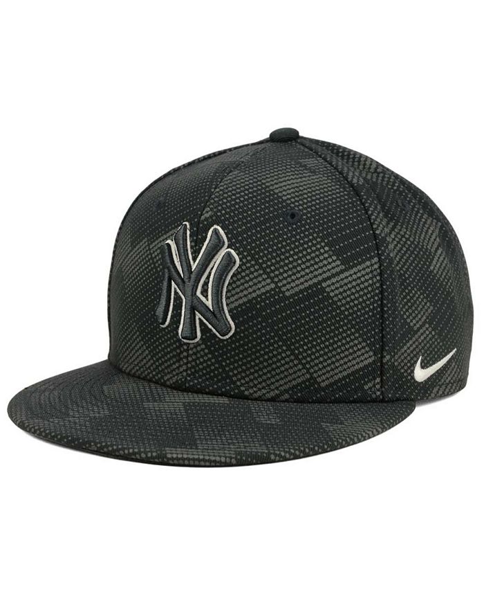Nike New York Yankees Anthracite Snapback Cap & Reviews - Sports Fan ...