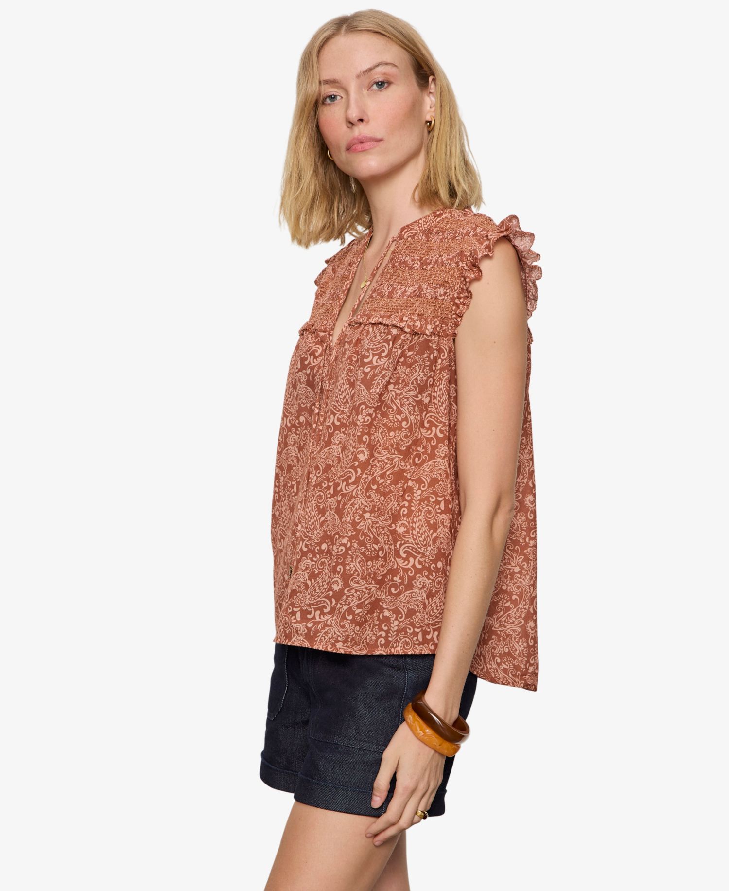 Petite Free Feeling Smocked Sleeveless Blouse
