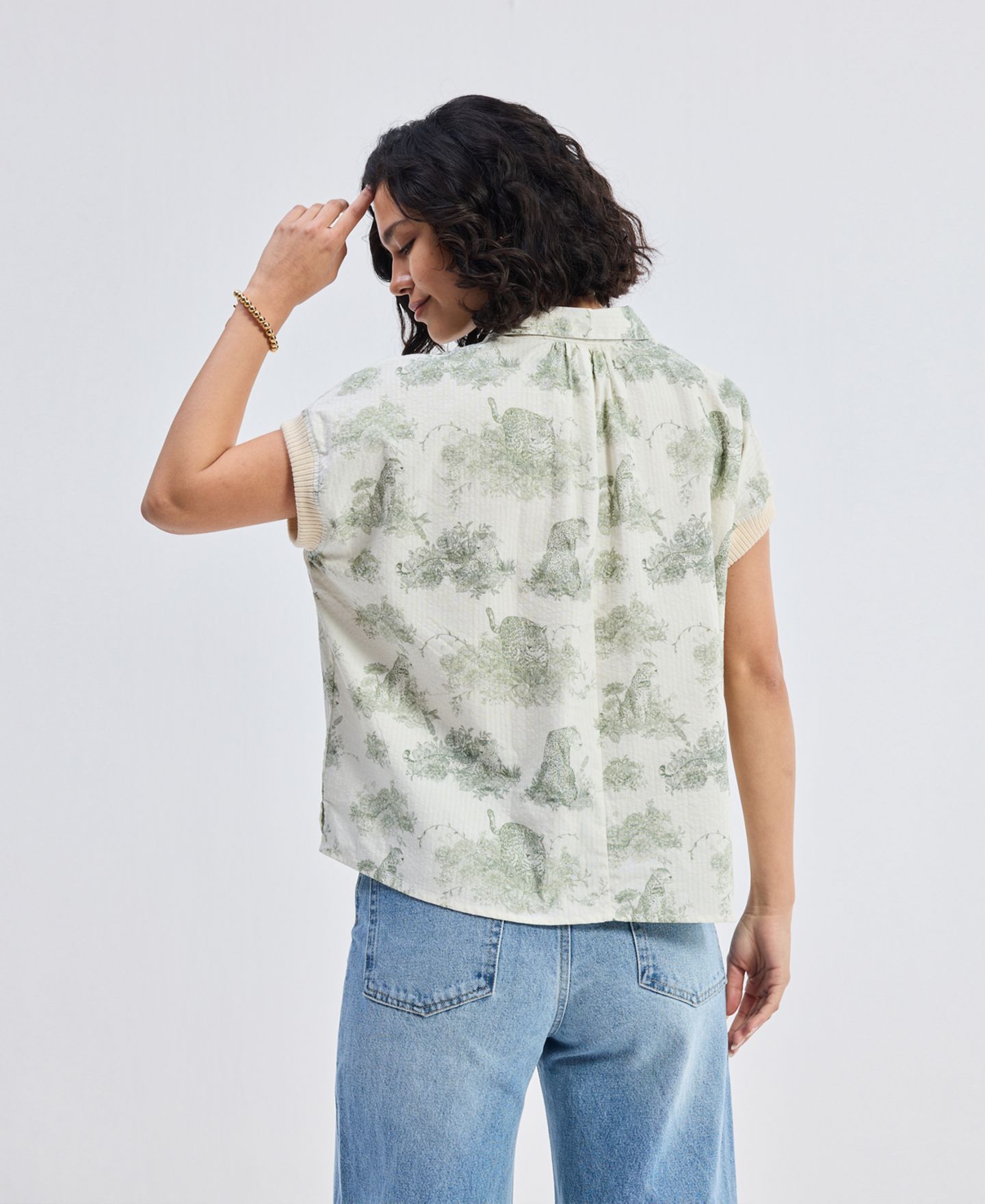 Женская рубашка Reistor Relaxed-fit Button-down in Animal print, цвет: Зелёный — фото 2