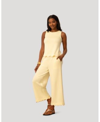 Women's Scallop Trim Top and Capri Pant Set