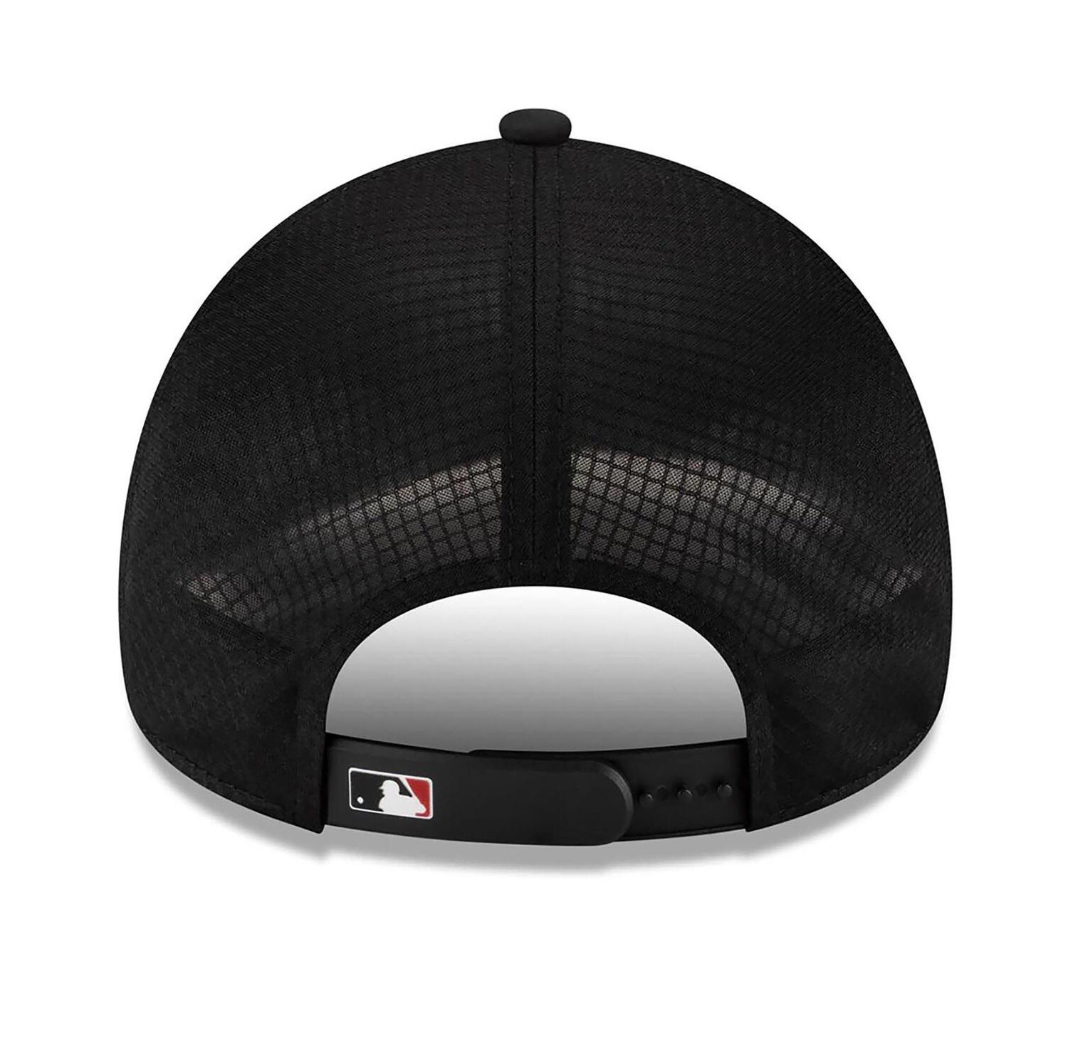 Men's Black Arizona Diamondbacks 2026 Batting Practice Apex 9FORTY Adjustable Trucker Hat
