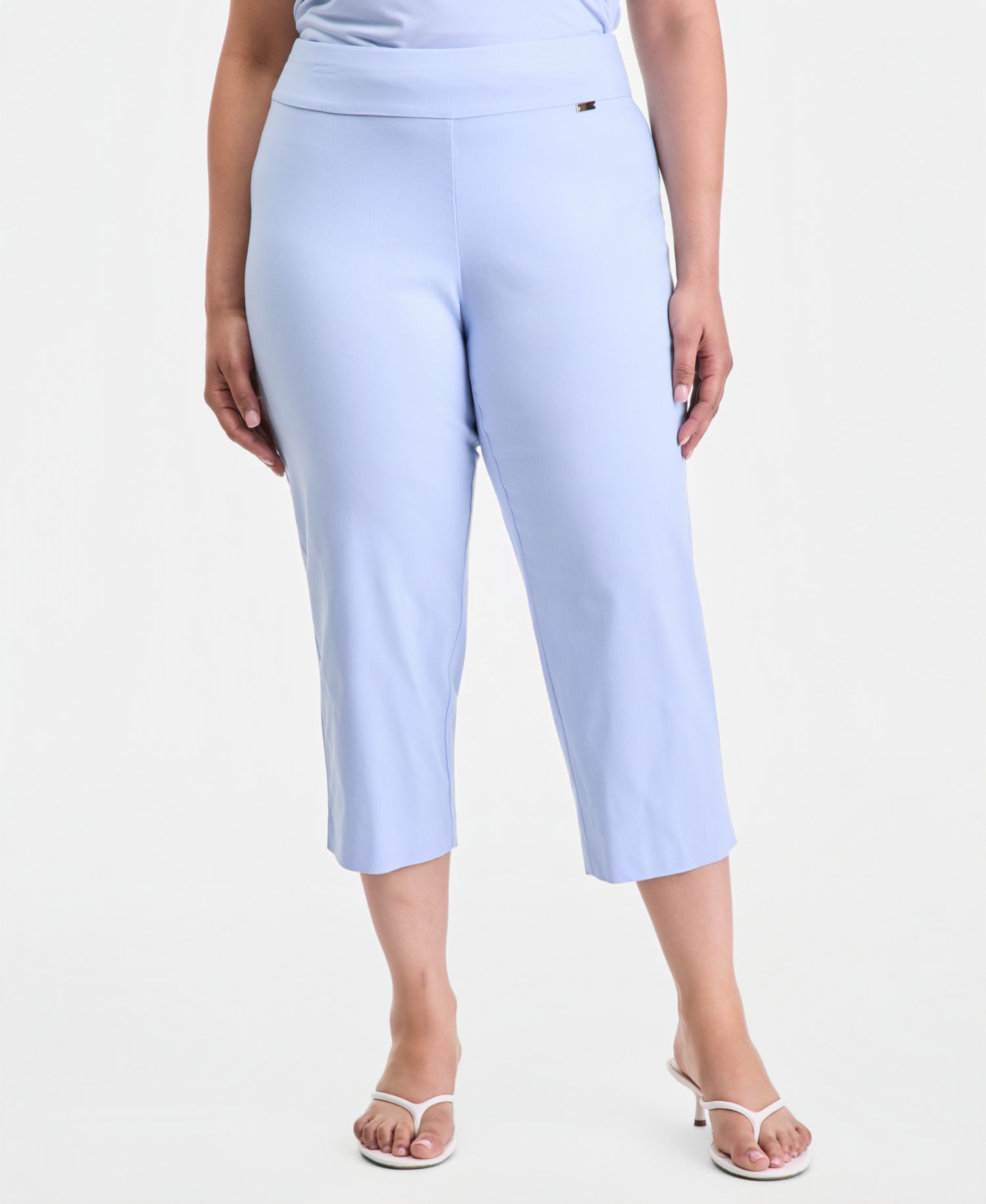 Plus Size Mid-Rise Pull-On Capri Pants