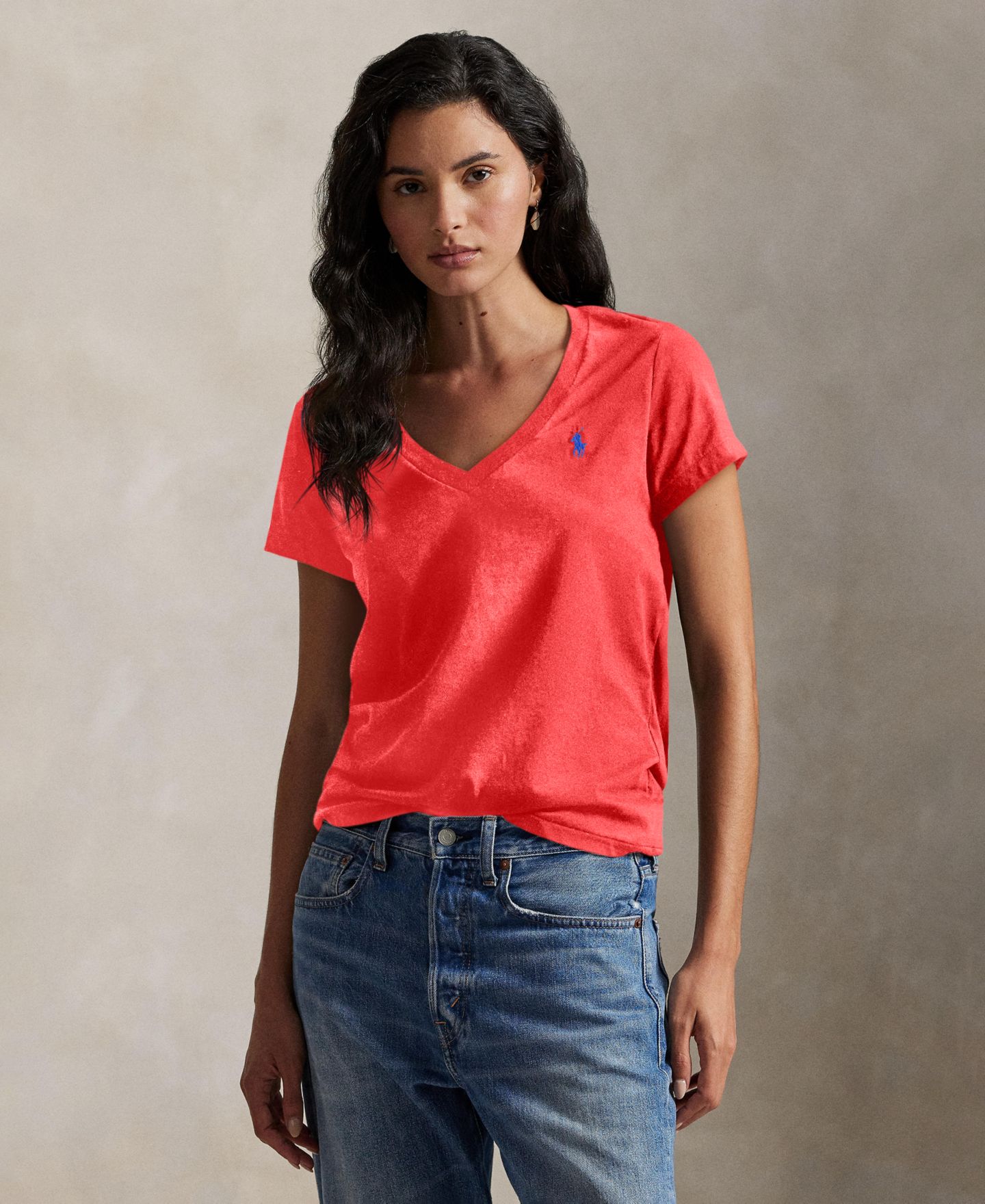 Женская футболка Polo Ralph Lauren V-Neck Short-Sleeve, цвет: Bright Hibiscus — фото 1