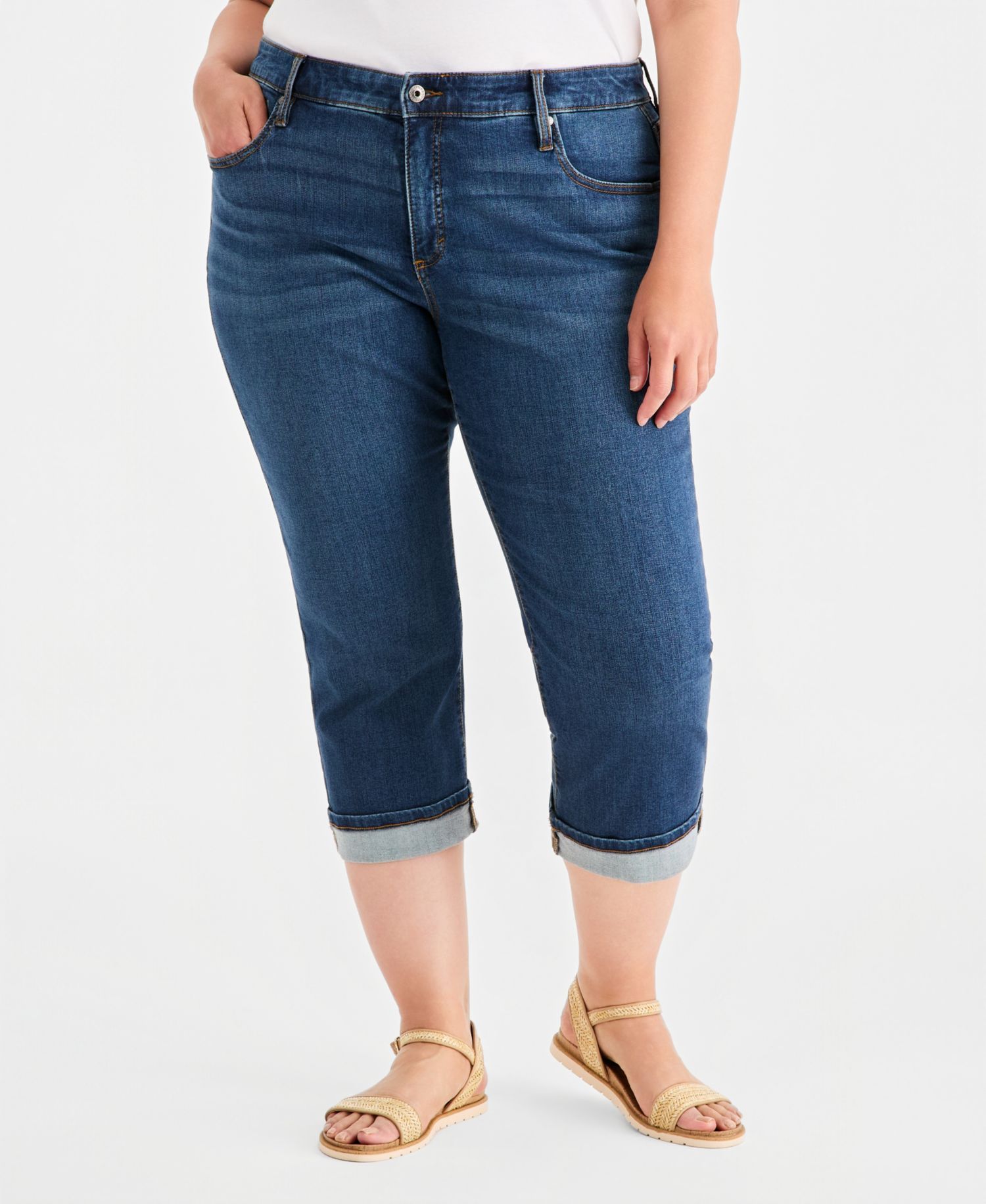 Plus Size Mid-Rise Curvy Capri Jeans