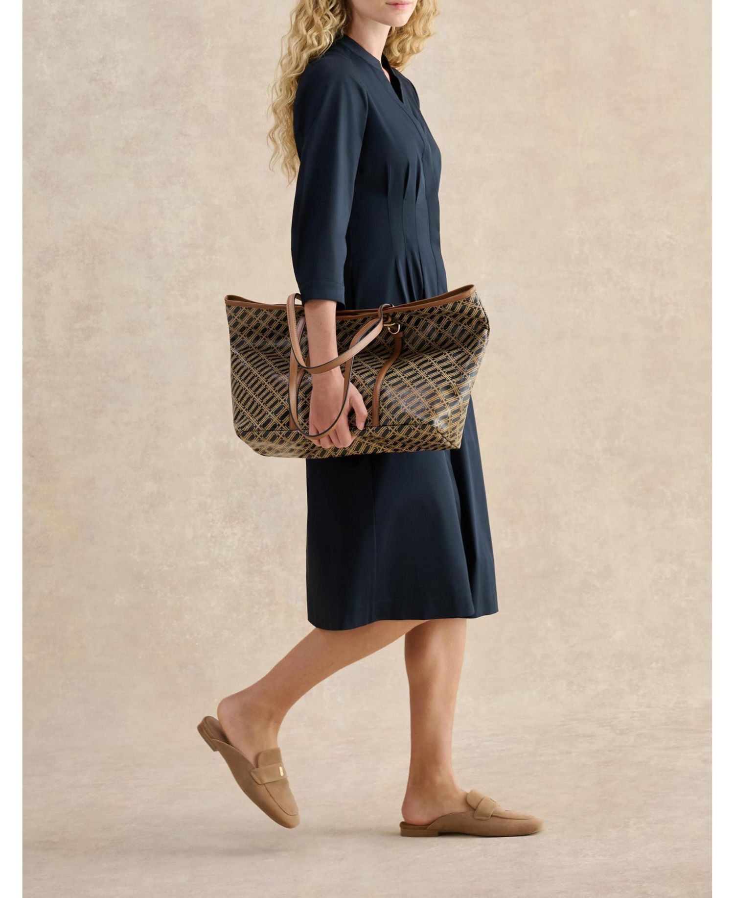 Women's Emmaline 3/4 Sleeve V-Neck Midi Dress