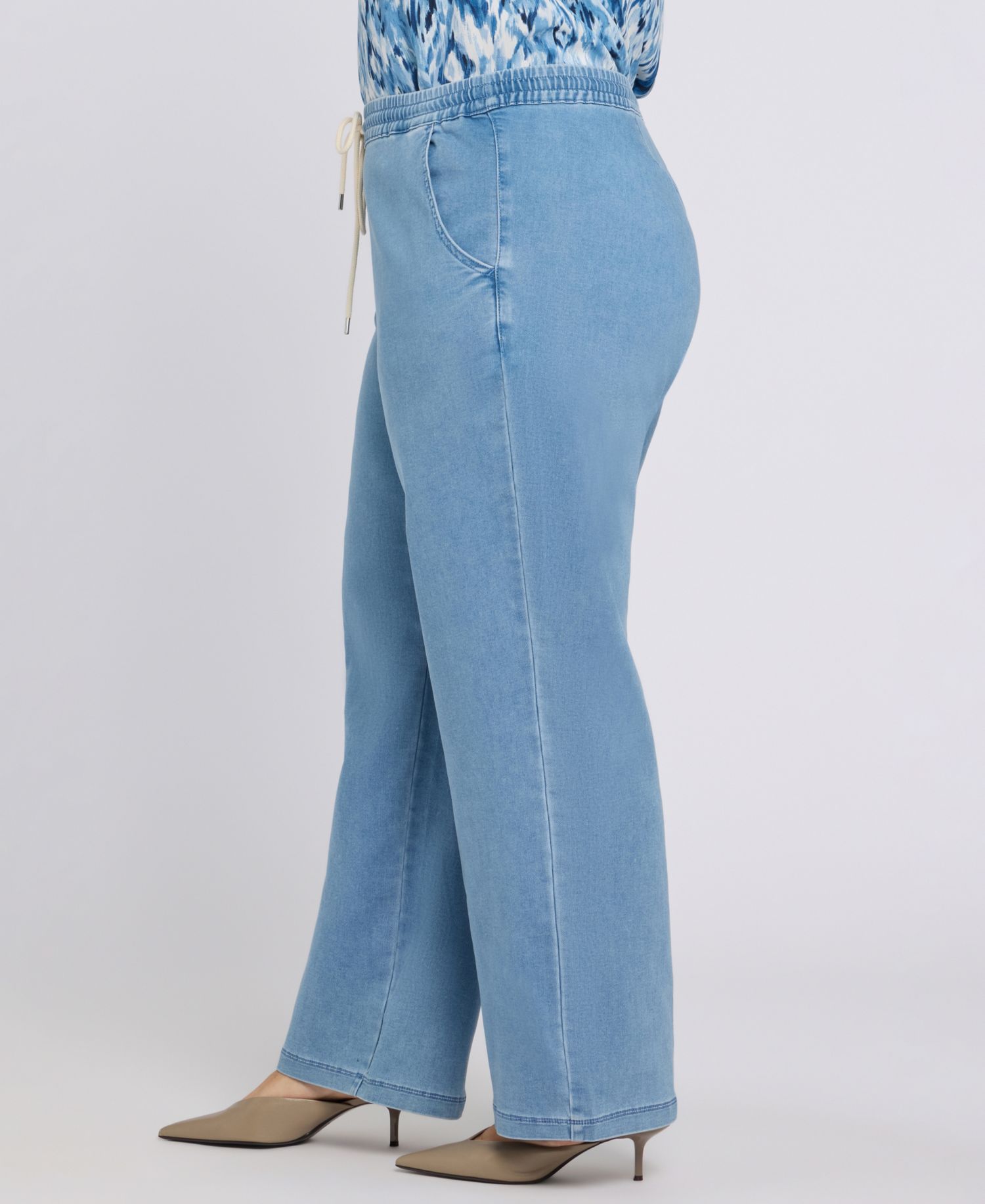 Plus Size Relaxed Drawstring Pull-On Denim Pants
