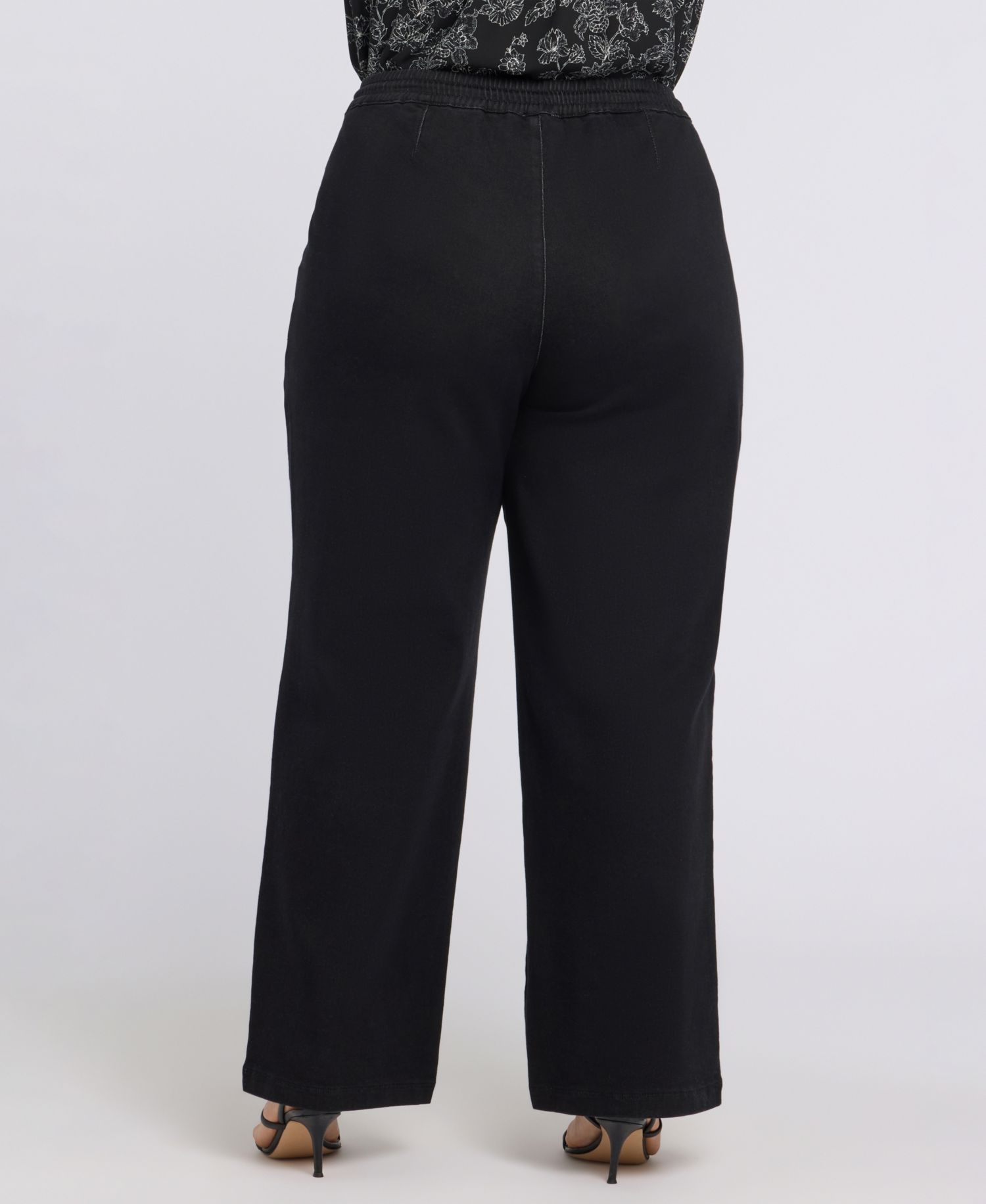 Plus Size Relaxed Drawstring Pull-On Denim Pants