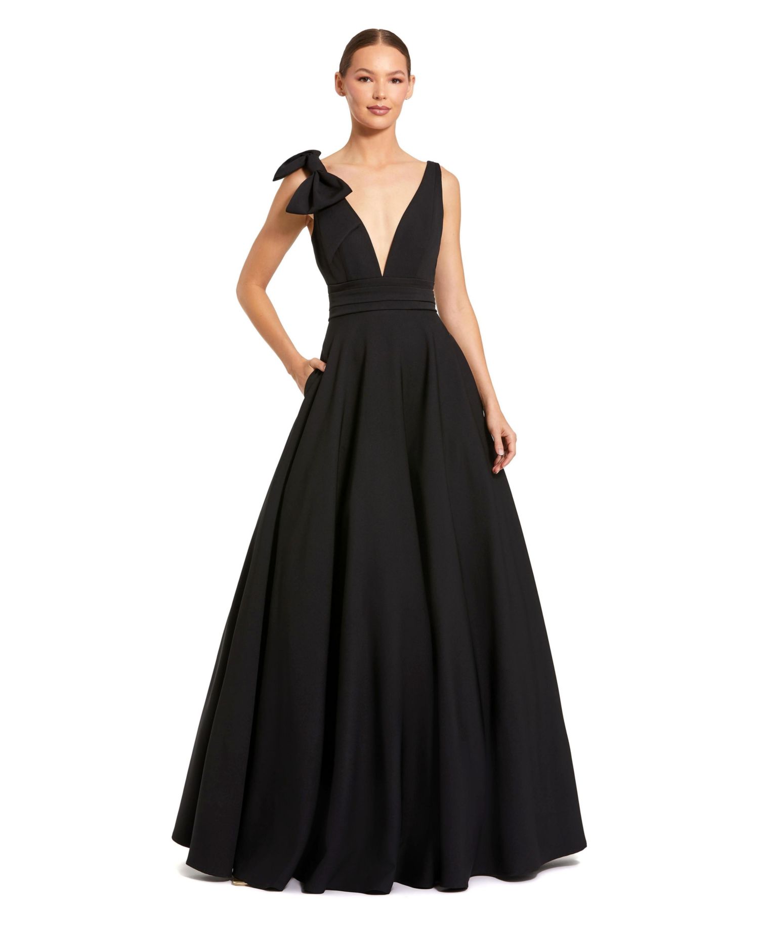 Women's Petite Crepe Sleeveless Plunge Neck Ballgown With Bow