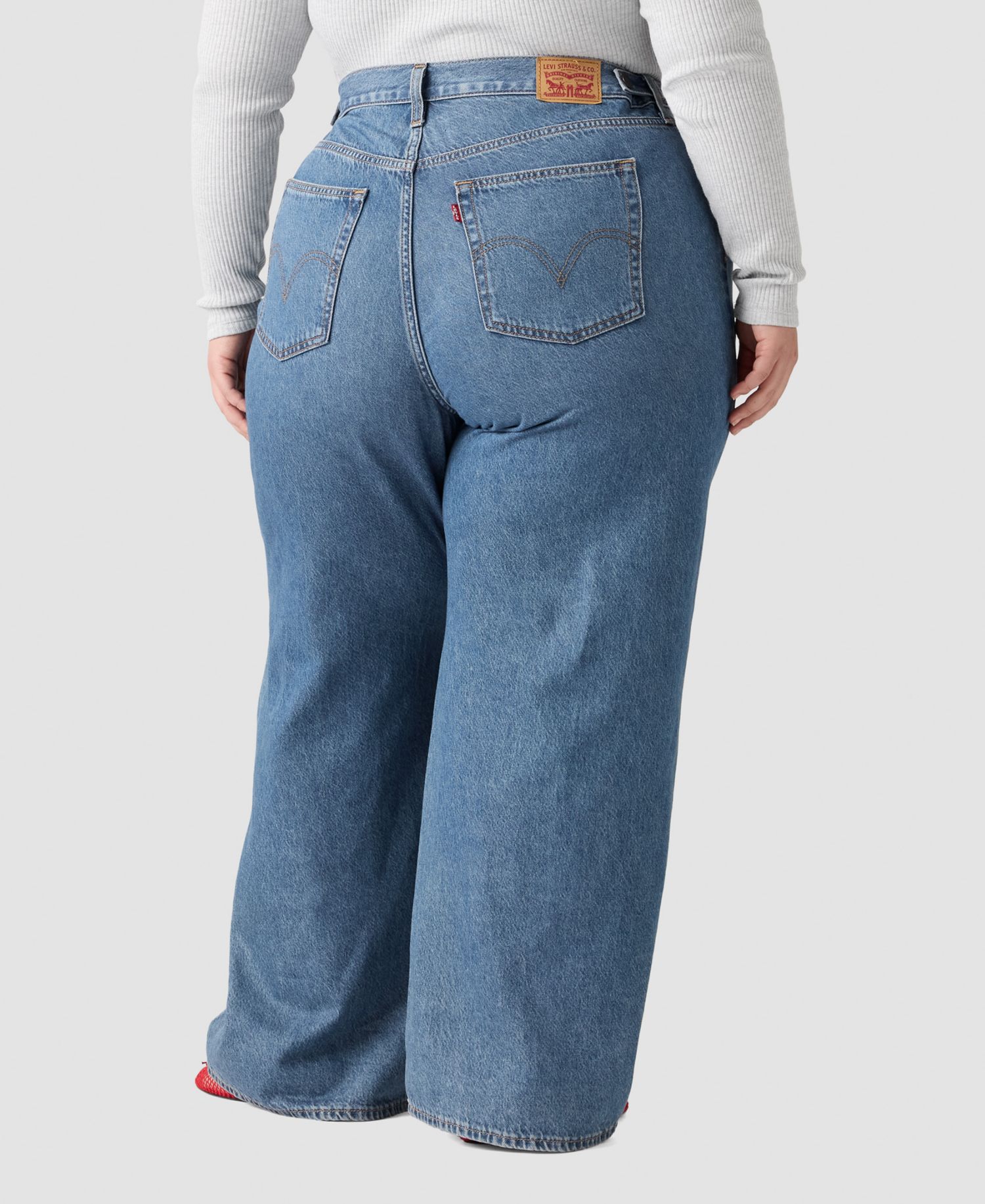 Women's Cinch-Waist Lightweight Baggy Jeans