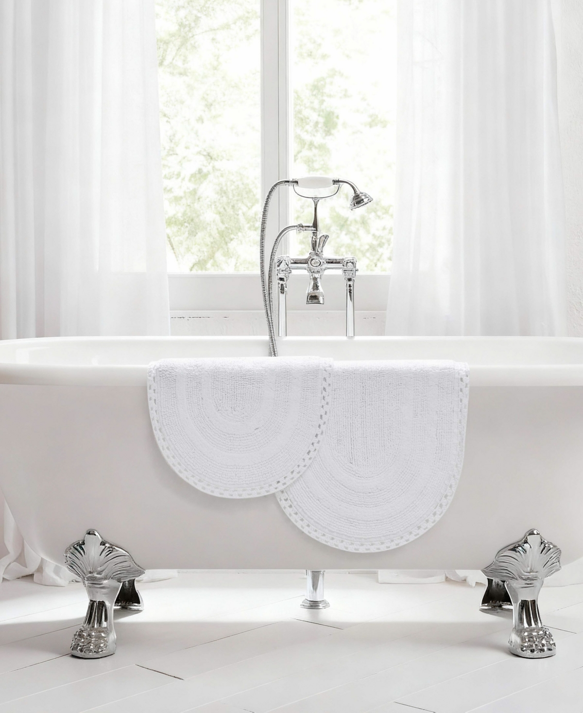 Laura Ashley Camilla Crochet Border 2-Pc. Oval Bath Mat Set