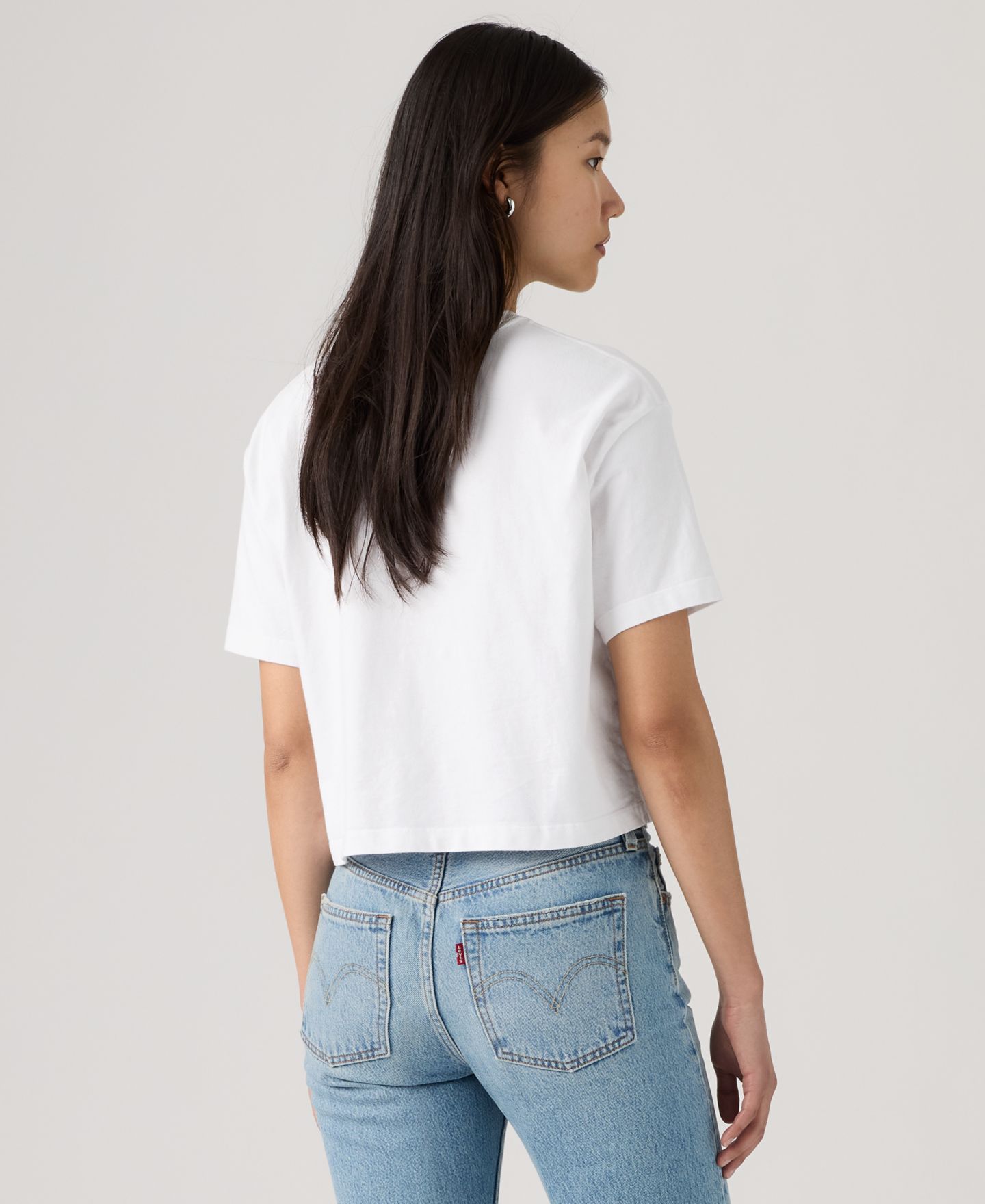 Женская футболка Levi's Crewneck Cropped, цвет: Яркий белый — фото 3