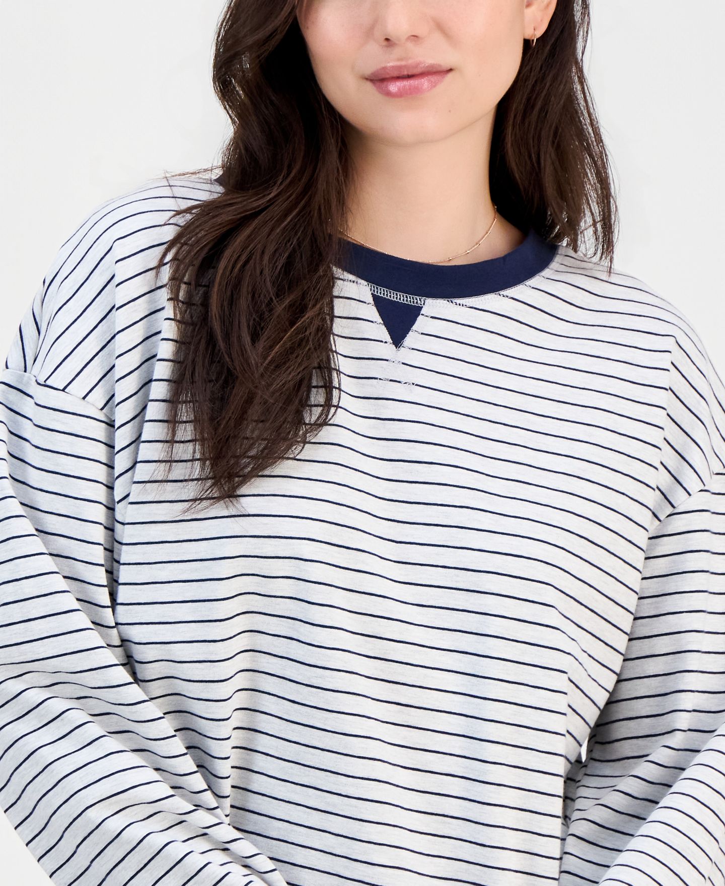 Женский топ Hippie Rose Juniors' Oversized Striped Long-Sleeve Top, цвет: Серый / Тёмно-синий полосатый — фото 3