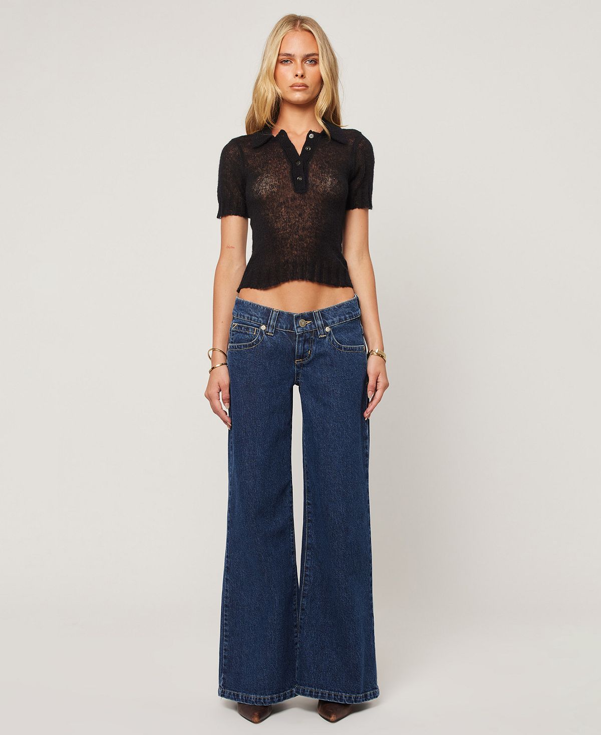 Abrand Women's 00 Tara Low-Rise Wide-Leg Jeans view 2 — MAYCSS fashion products