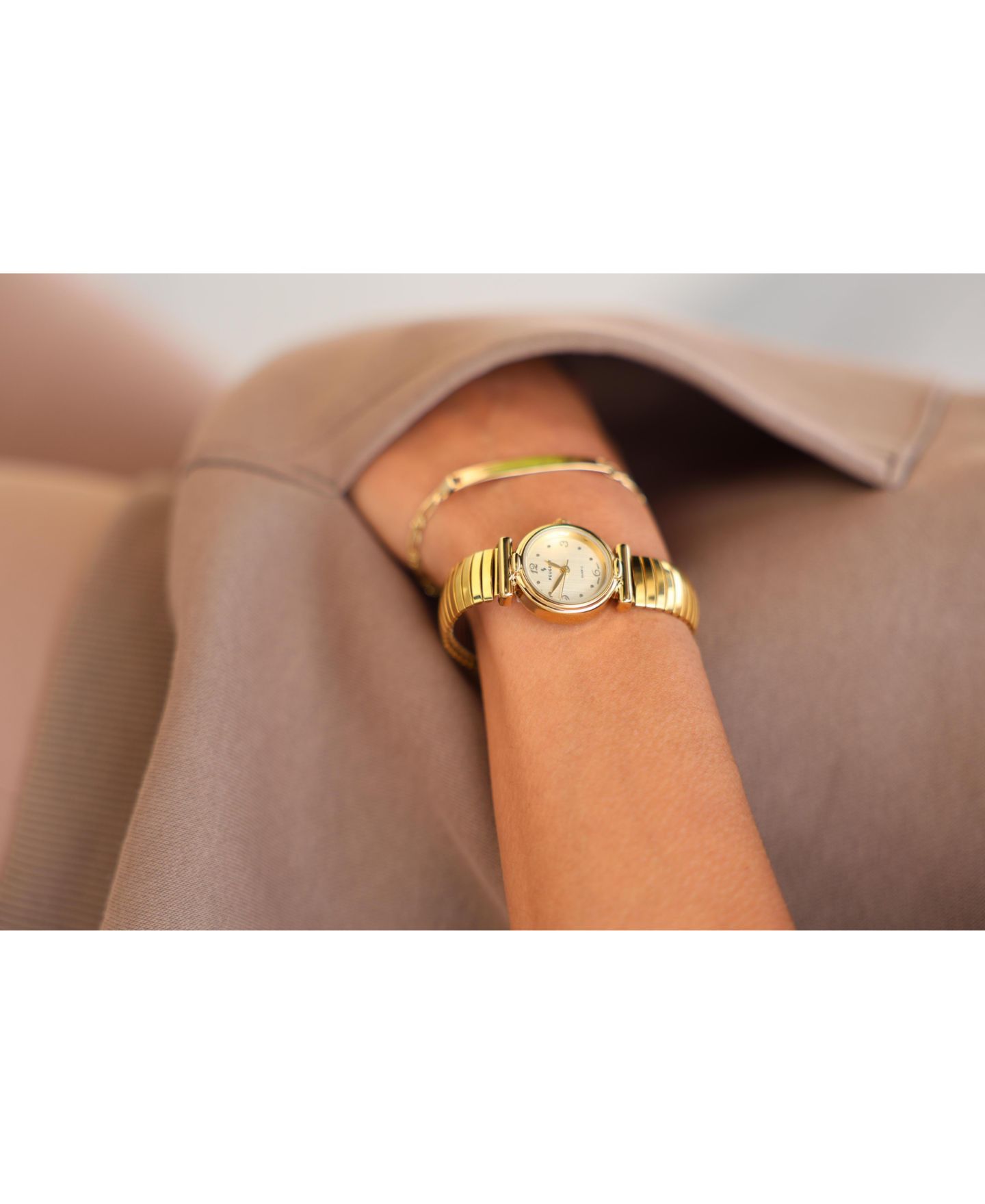 Женские часы Peugeot Round 25mm Easy-Read Expansion Bracelet Watch, цвет: Золотой — фото 6