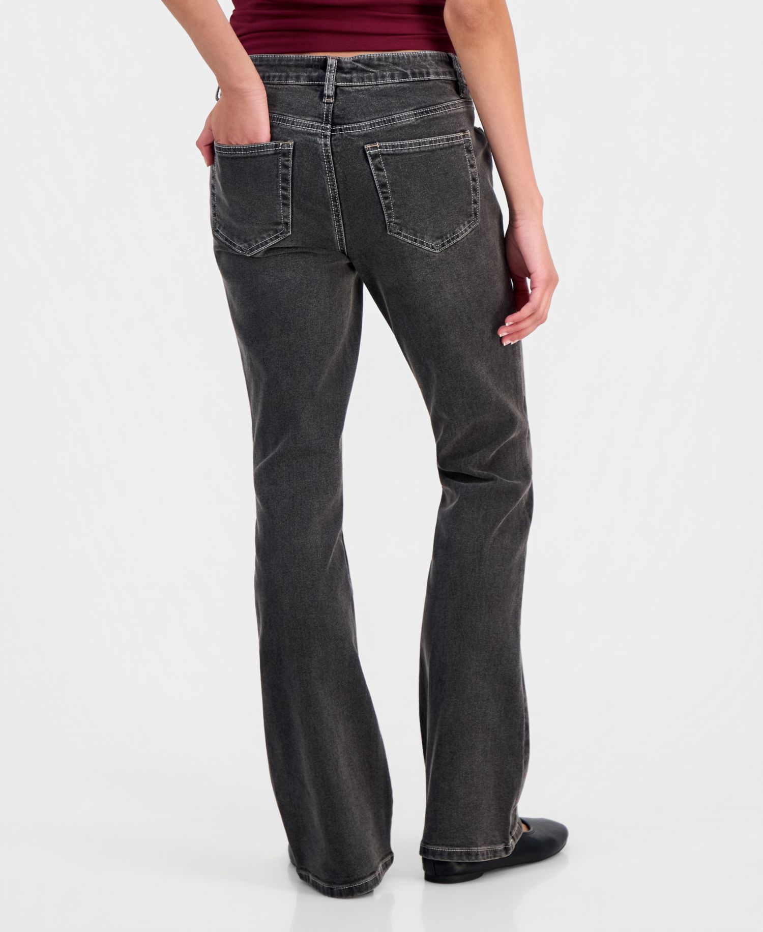 Juniors' Mid Rise Seamed Bootcut Jeans With Keychain