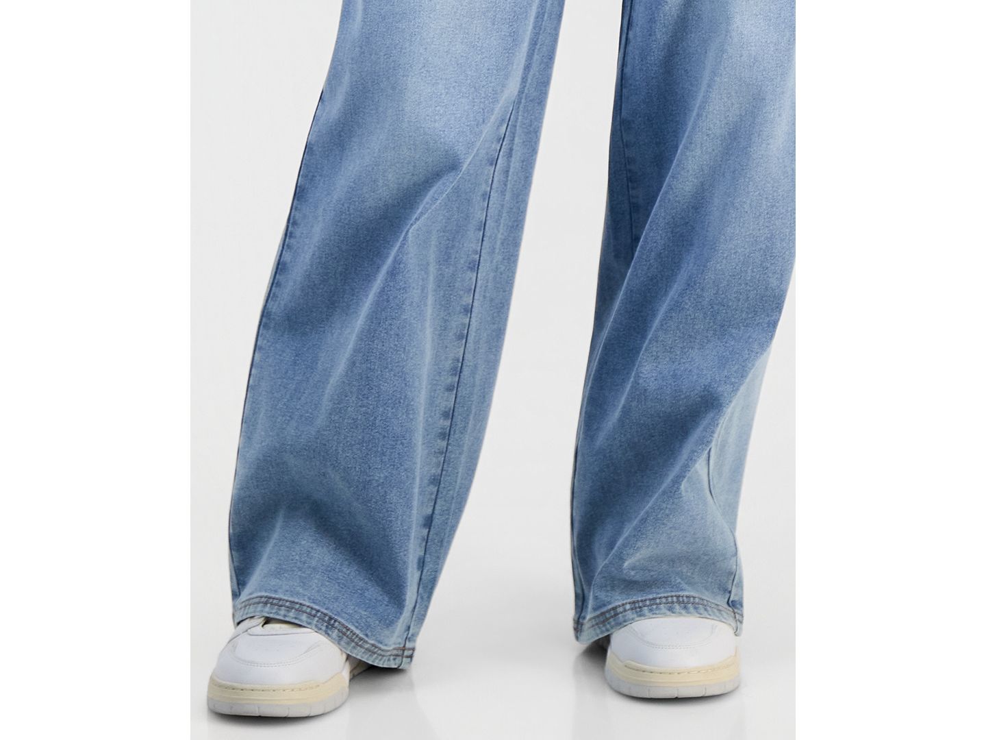 Женские джинсы Madden Girl Juniors' 90s Wide-Leg Faded Star, цвет: Светлая варка — фото 6