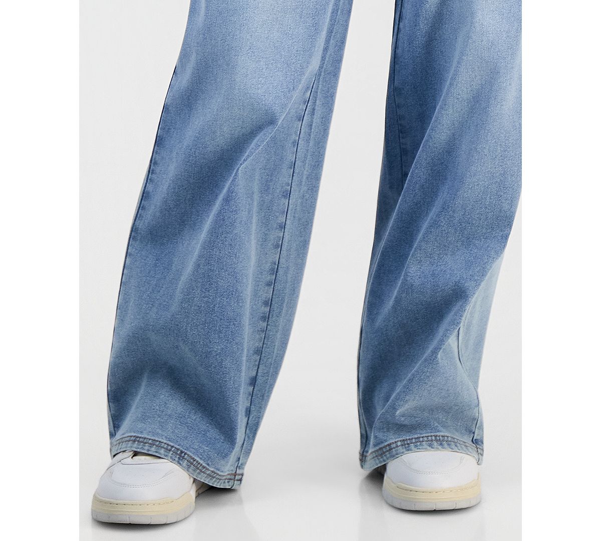 Madden Girl Juniors' 90s Wide-Leg Faded Star Jeans view 6 — MAYCSS fashion products