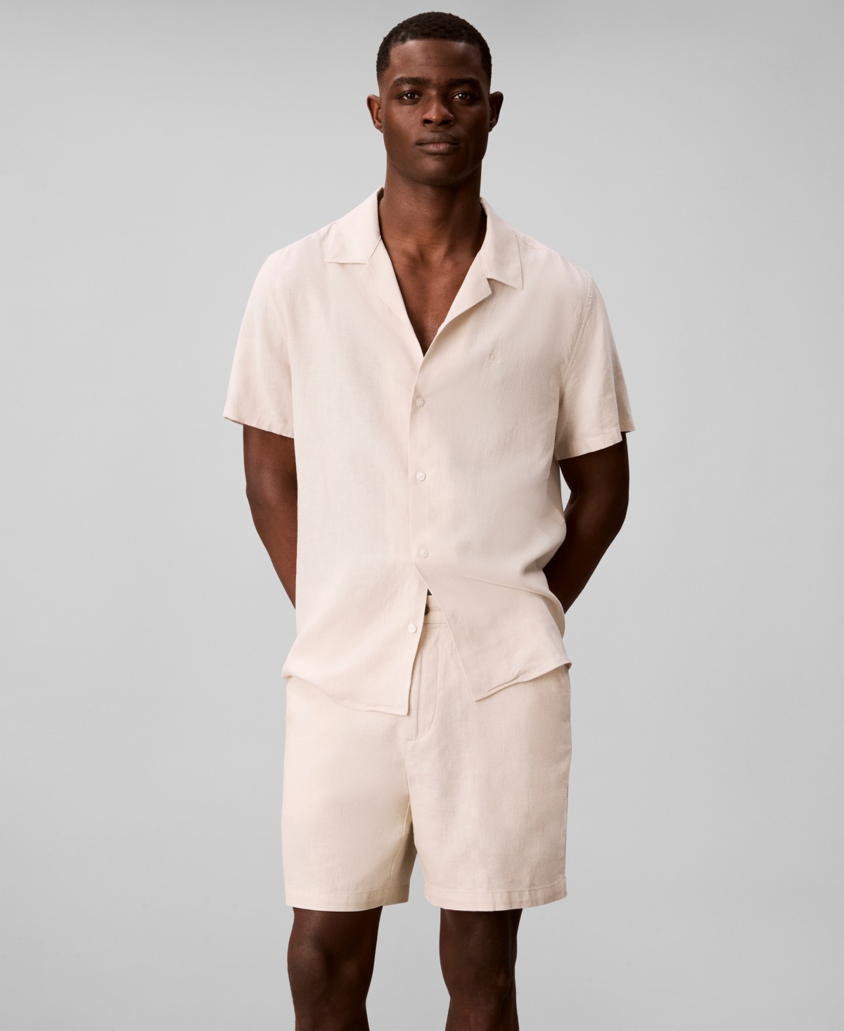 Мужские Calvin Klein Men's 7" Straight Linen Blend Elastic Waistband Shorts — фото 5