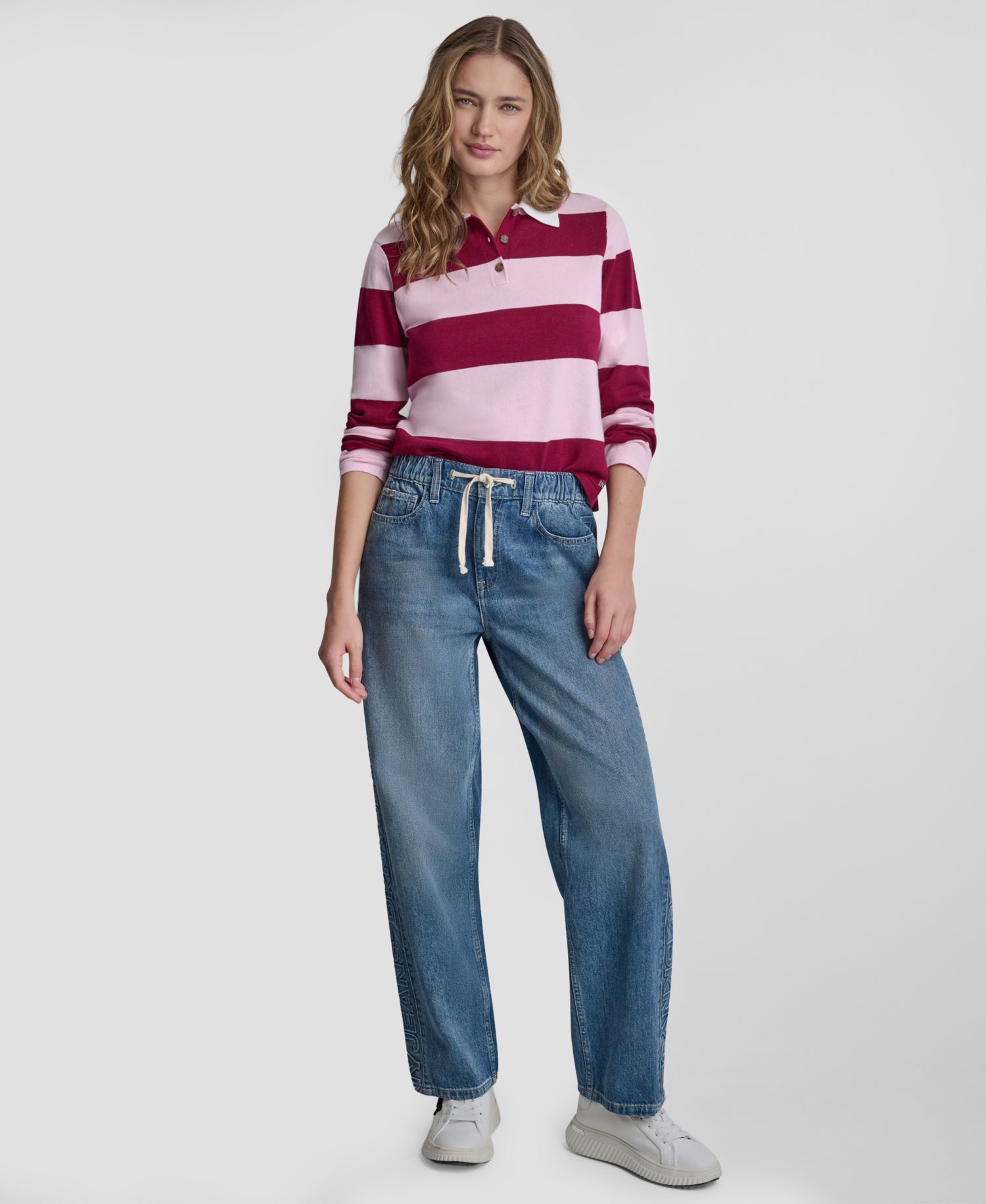 Women's Relaxed Straight-Leg Jeans