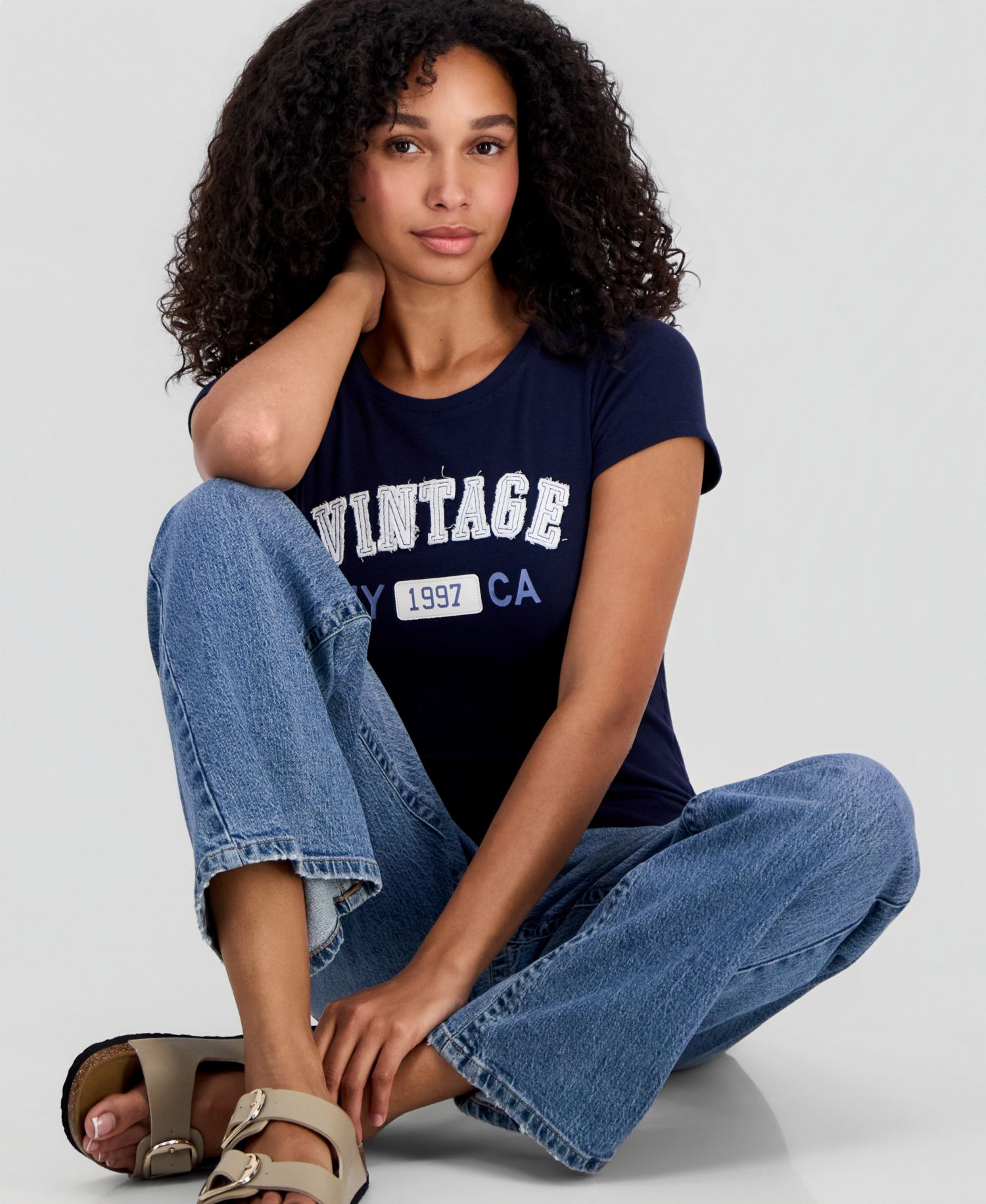 Juniors' Longline Appliqu&eacute; Short-Sleeve Tee