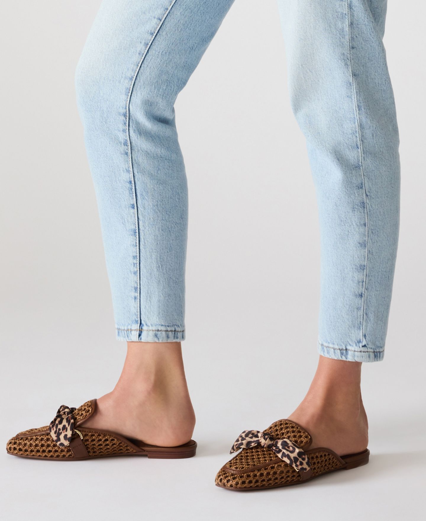 Женские сабо Anne Klein Avery Slip On Mules, цвет: Коричневый леопардовый — фото 9