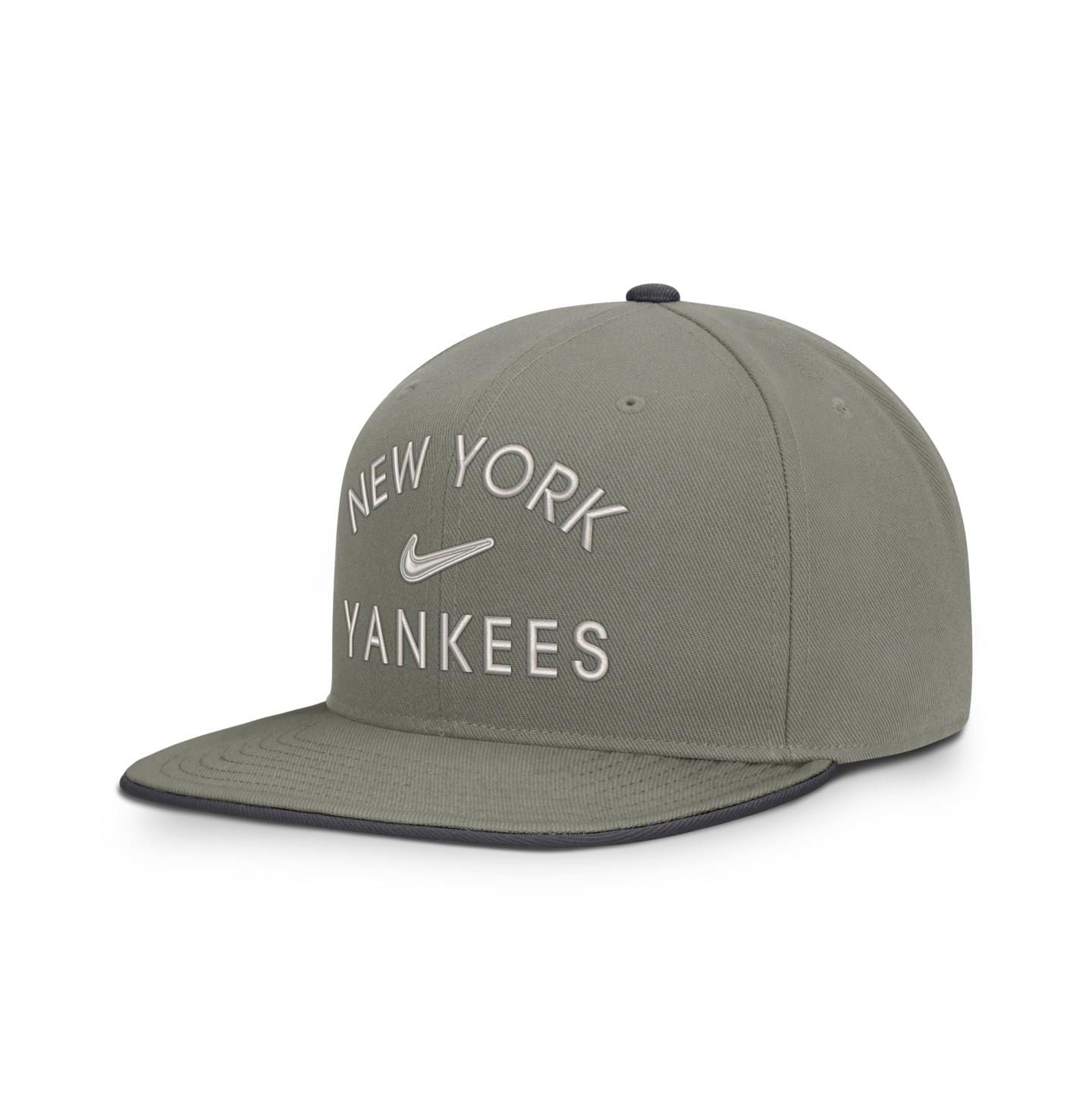 Мужская кепка Nike Olive New York Yankees Pro Dri-FIT Snapback Hat — фото 3