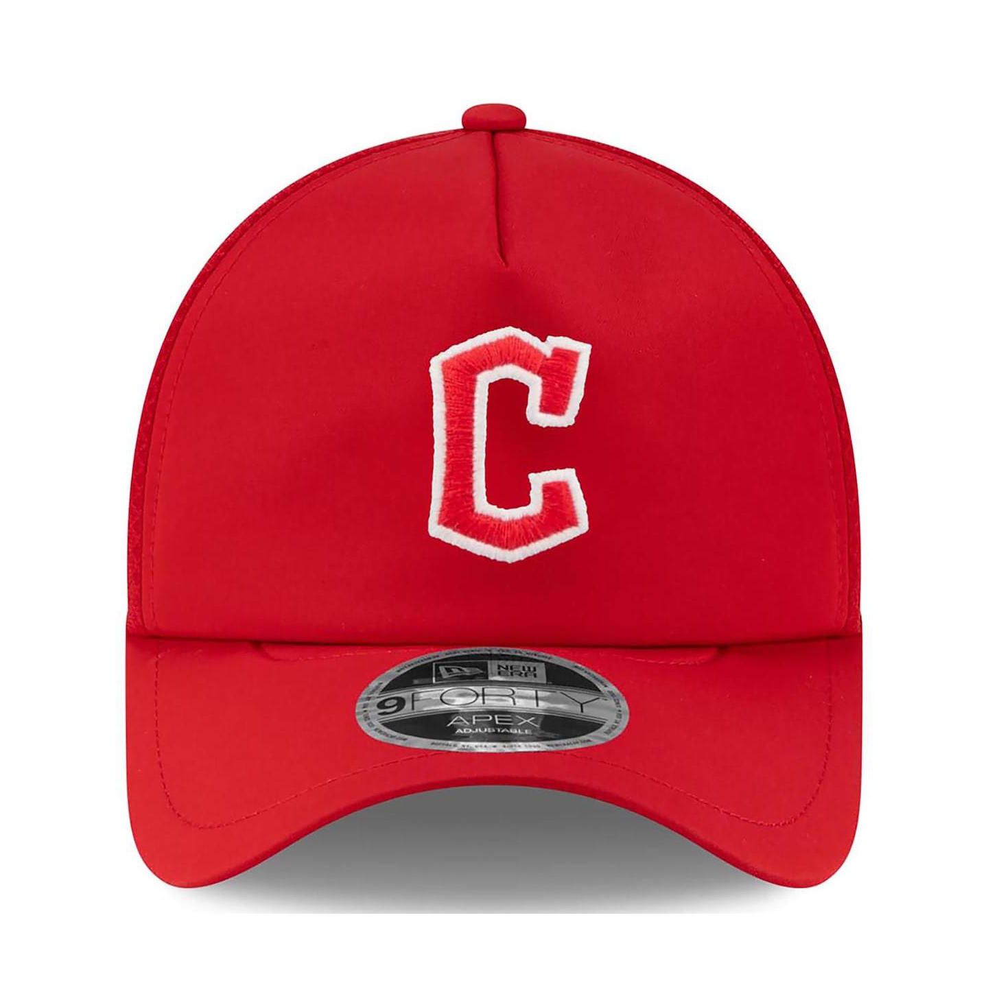 Мужская кепка New Era Red Cleveland Guardians 2026 Batting Practice Apex 9FORTY Adjustable Trucker Hat — фото 4