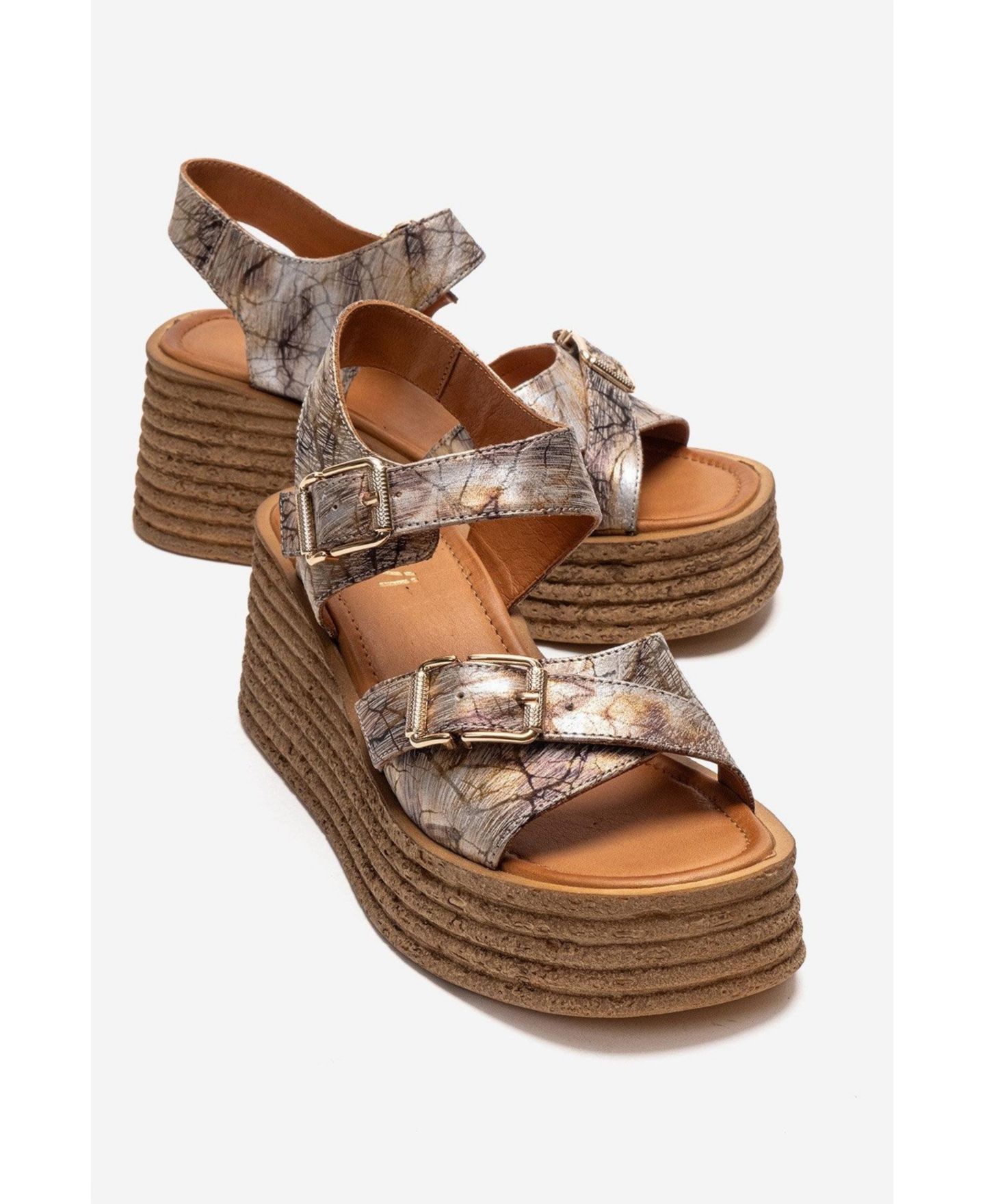 Женские сандалии Forever & Always Shoes Mirette Leather Platform Sandal, цвет: Золотой — фото 4