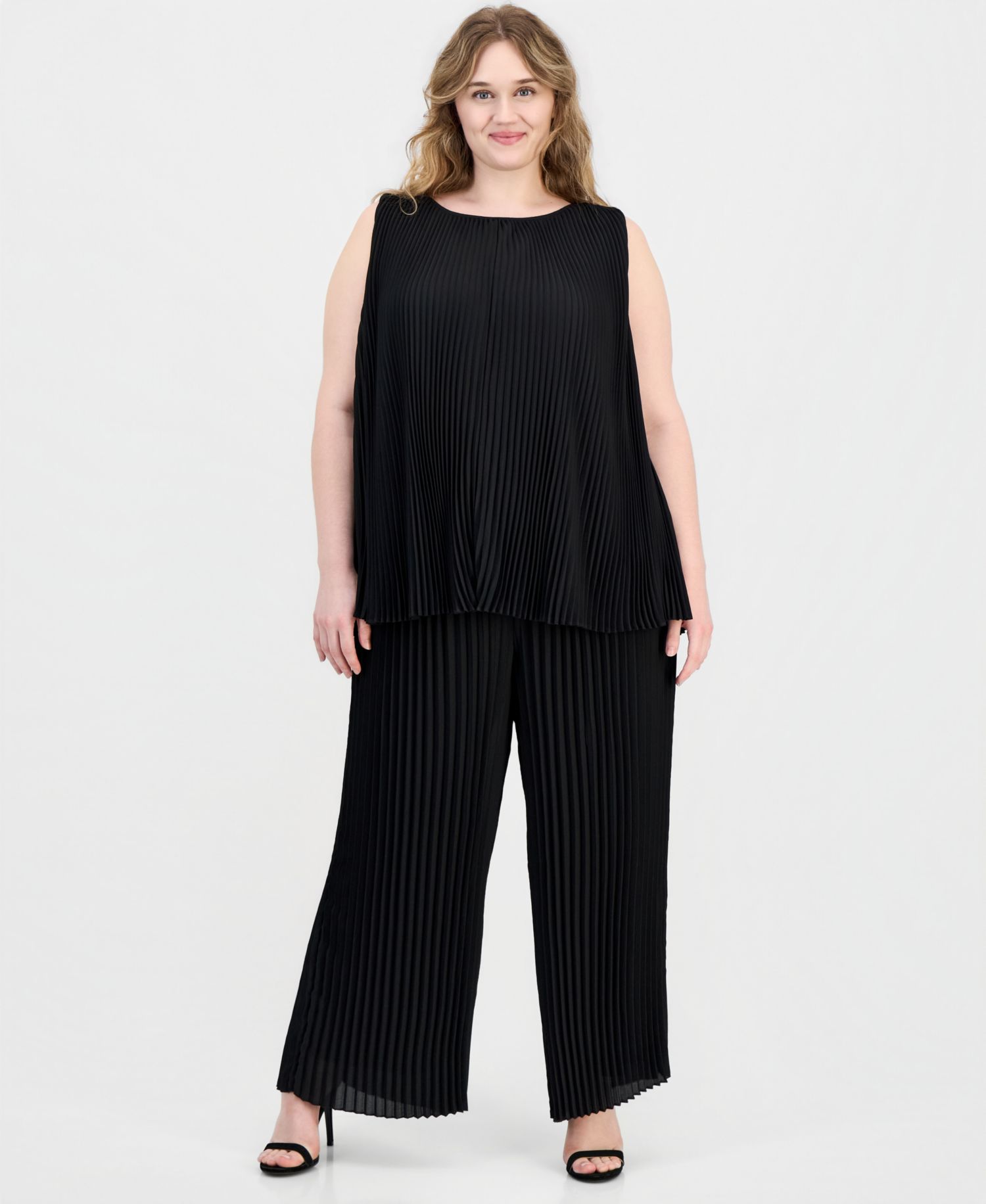 Plus Size Pleated Pull-On Pants