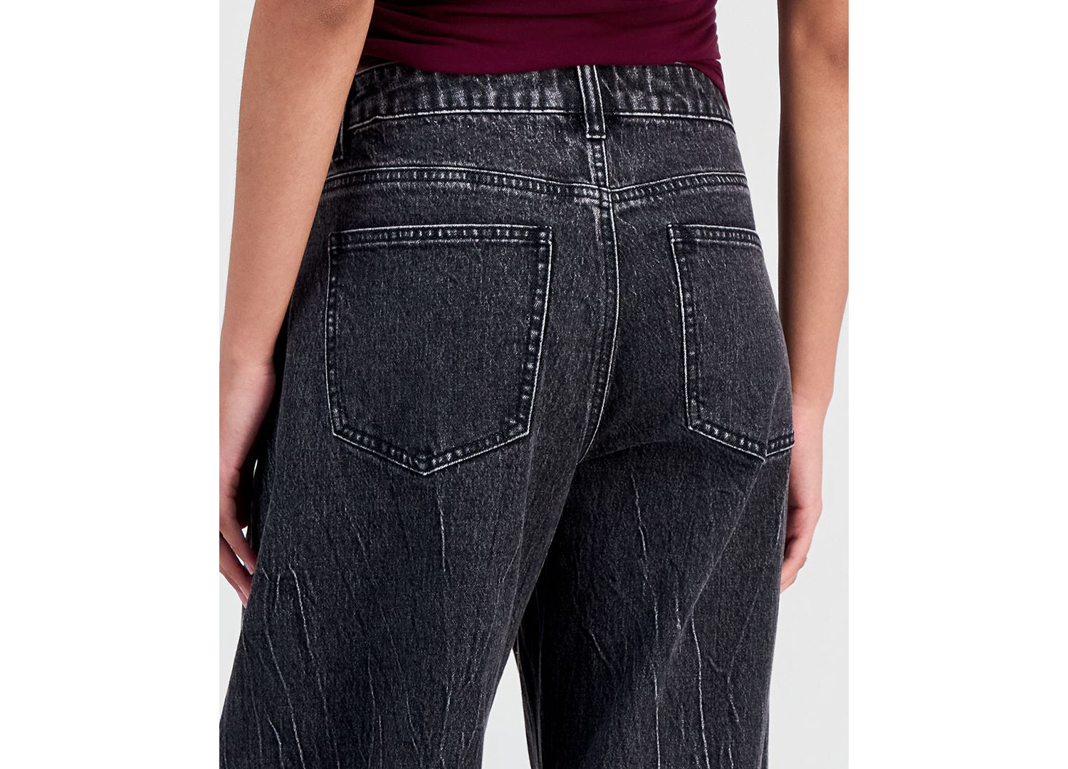 Juniors' Balloon-Leg Jogger Jeans
