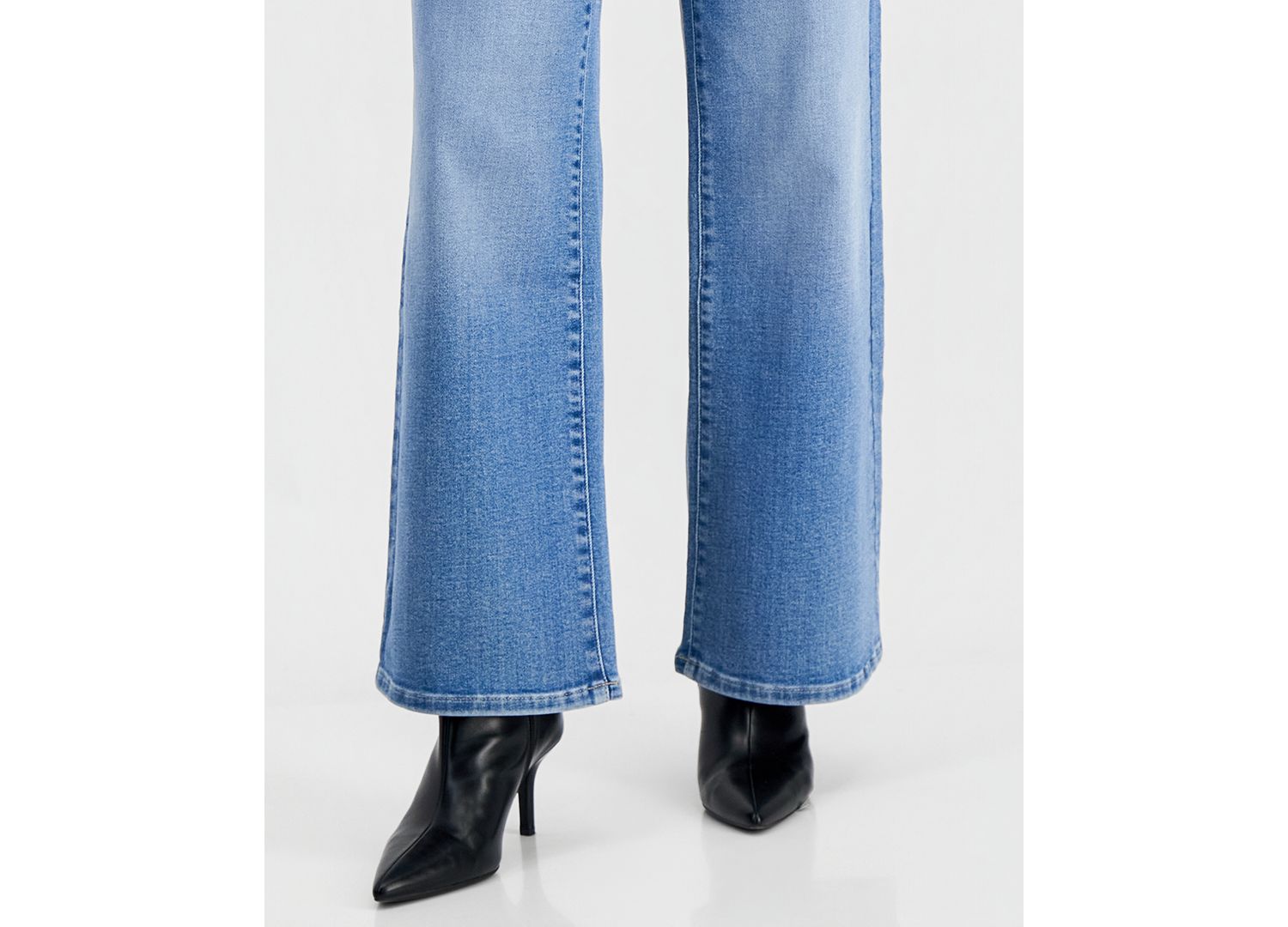 Petite High-Rise Wide-Leg Jeans