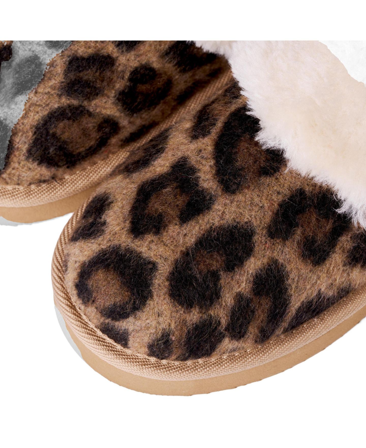 Женские тапочки Minnetonka Chesney Patterned Faux Fur Slippers, цвет: Коричневый леопардовый — фото 2