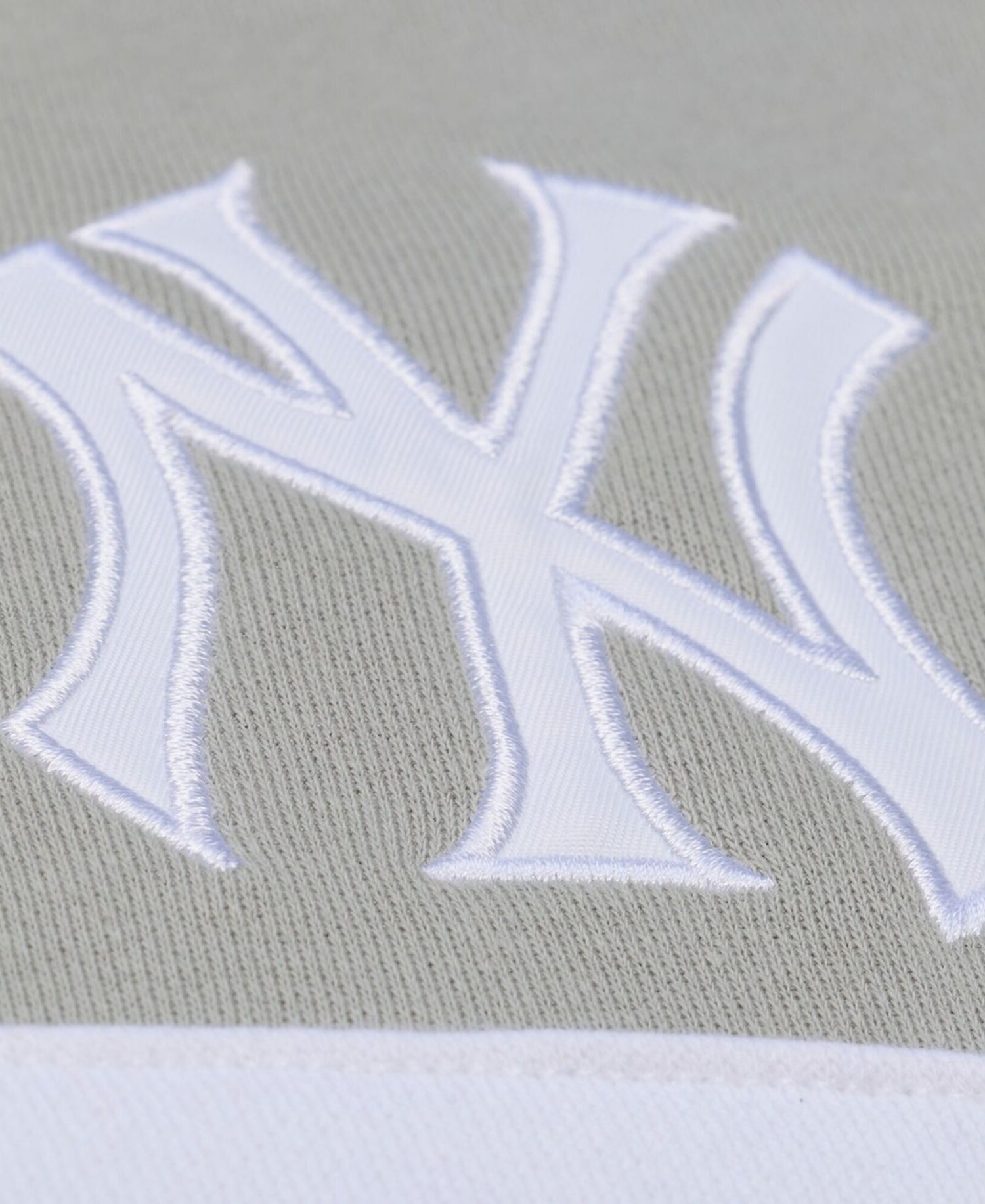 Men's Gray New York Yankees Cooperstown Collection Thunderstorm Head Coach Hoodie