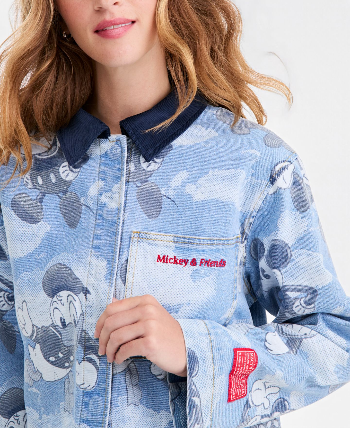 Женская куртка Disney | Macy's Mickey & Friends Parade Balloon Printed Cropped Denim Jacket — фото 3