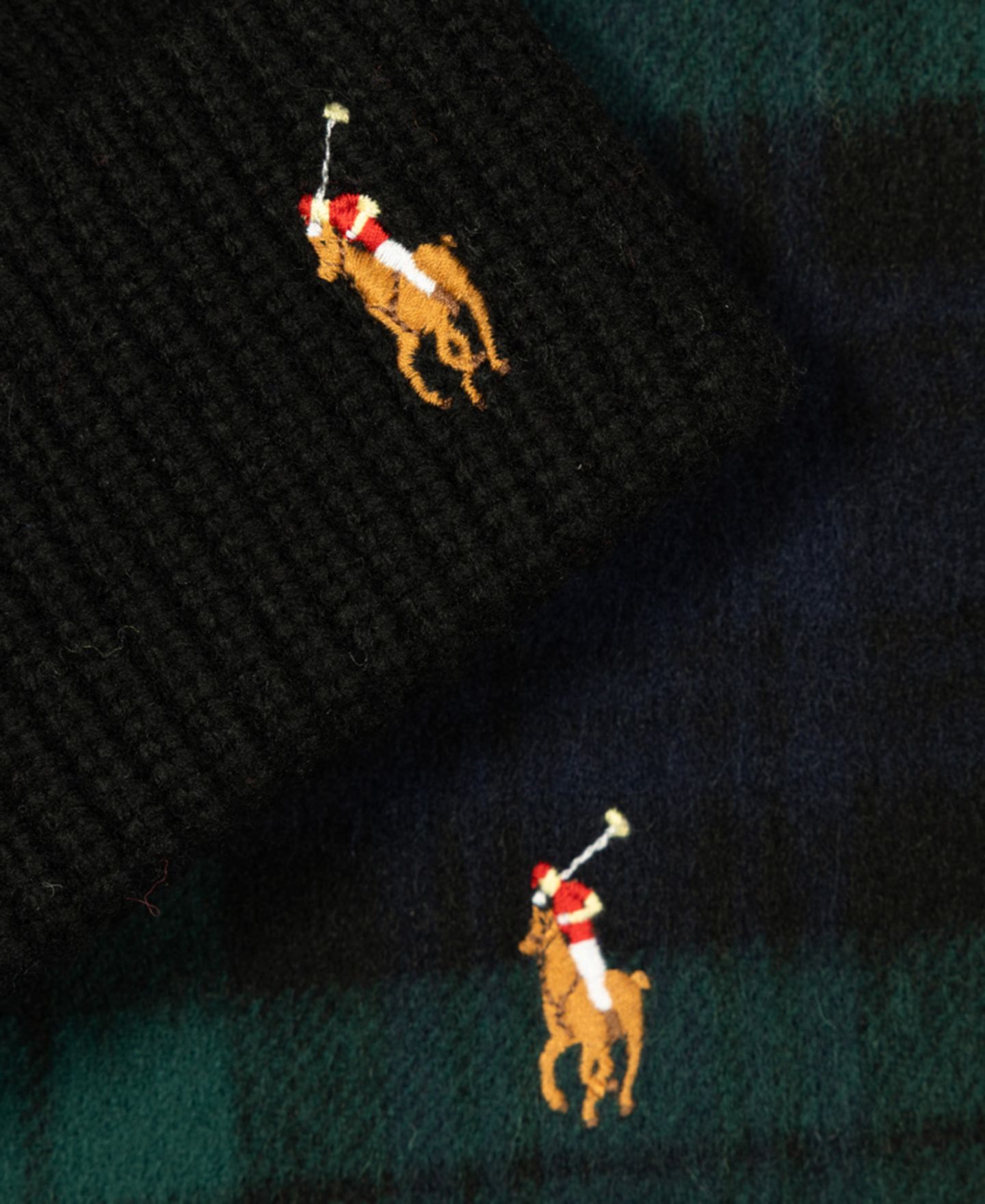 Мужские комплекты Polo Ralph Lauren Holiday Plaid Scarf and Beanie, 2-Pack Set, цвет: Blackwatch — фото 3