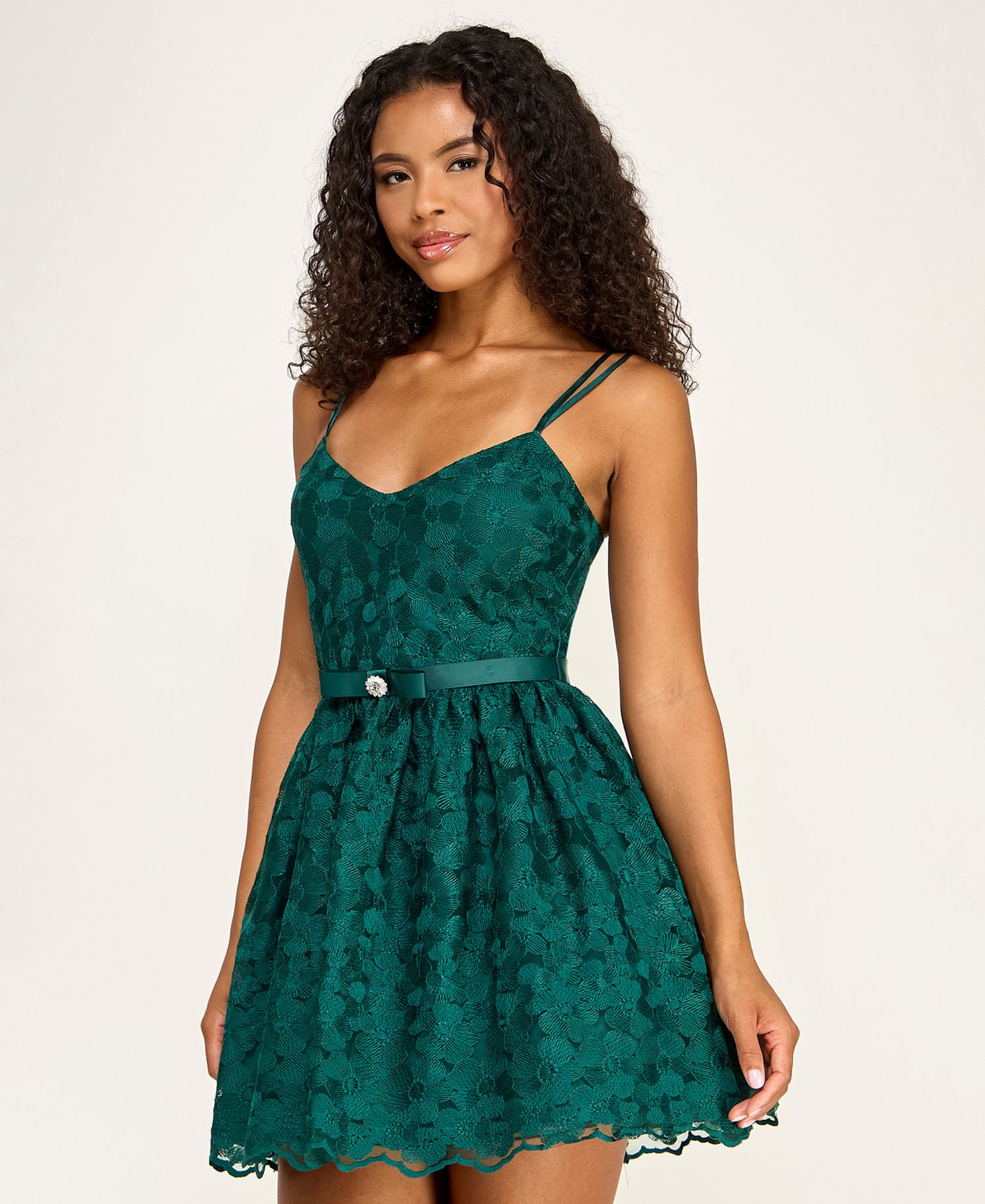Juniors' V-Neck Sleeveless Dress
